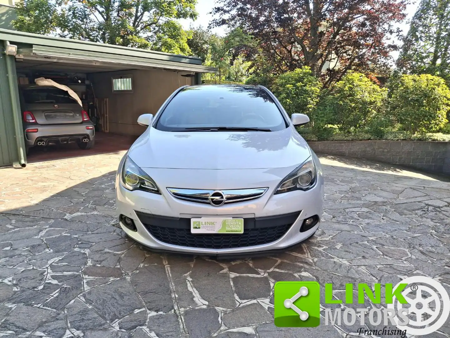 Opel Astra GTC 2.0 CDTI 165CV aut.Cosmo S GARANZIA INCLUSA Grigio - 2