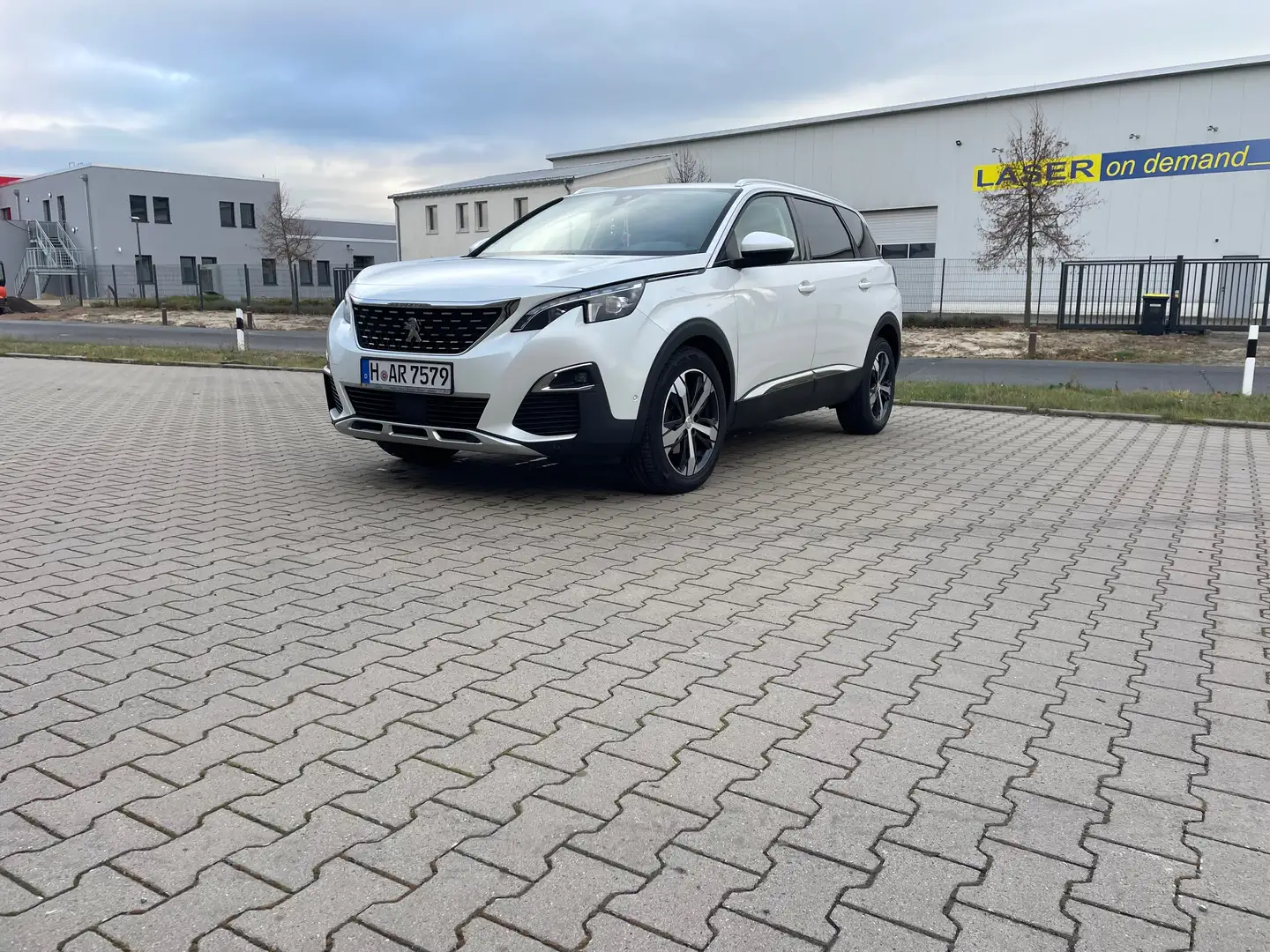 Peugeot 5008 5008 BlueHDi 150Allure Weiß - 1