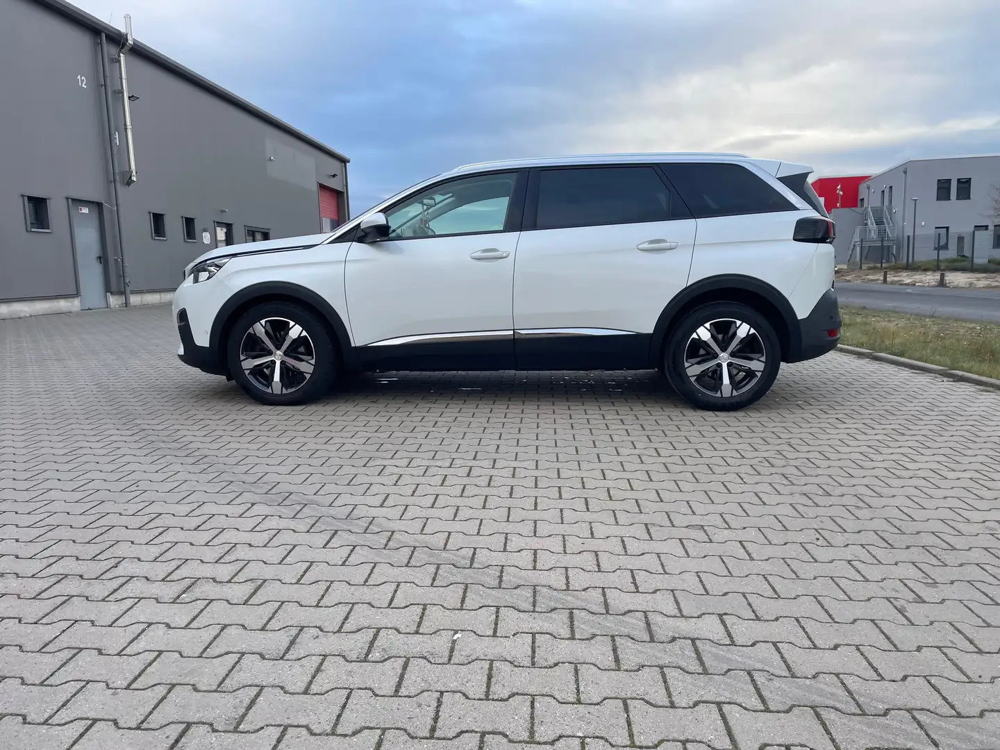 Peugeot 5008 5008 BlueHDi 150Allure Weiß - 2