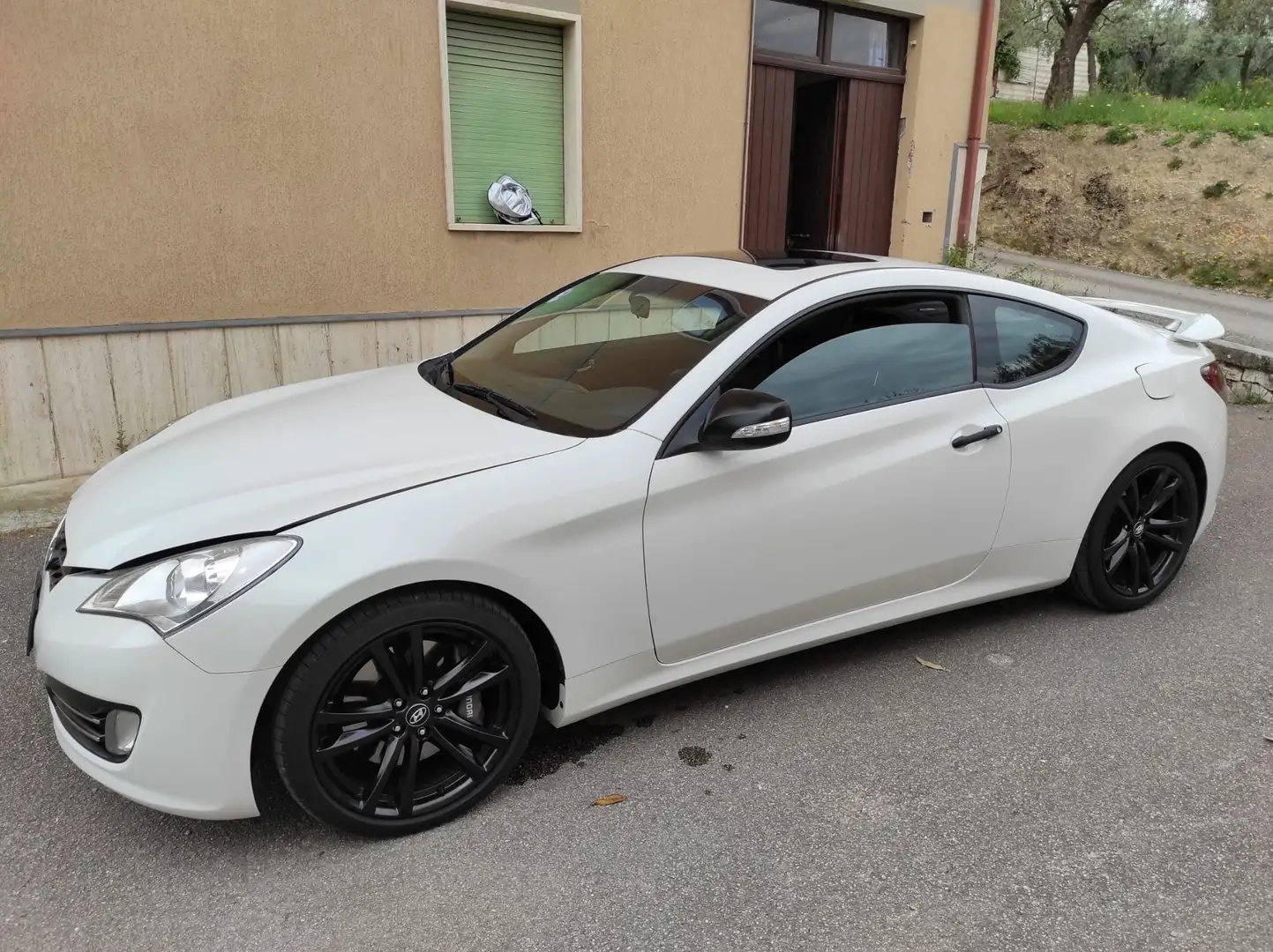 Hyundai Genesis Genesis Coupe Coupe 3.8 V6 Sport Wit - 1