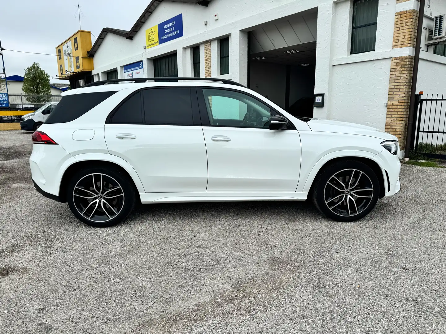 Mercedes-Benz GLE 300 GLE - V167 2019 d Premium 4matic auto Bianco - 2