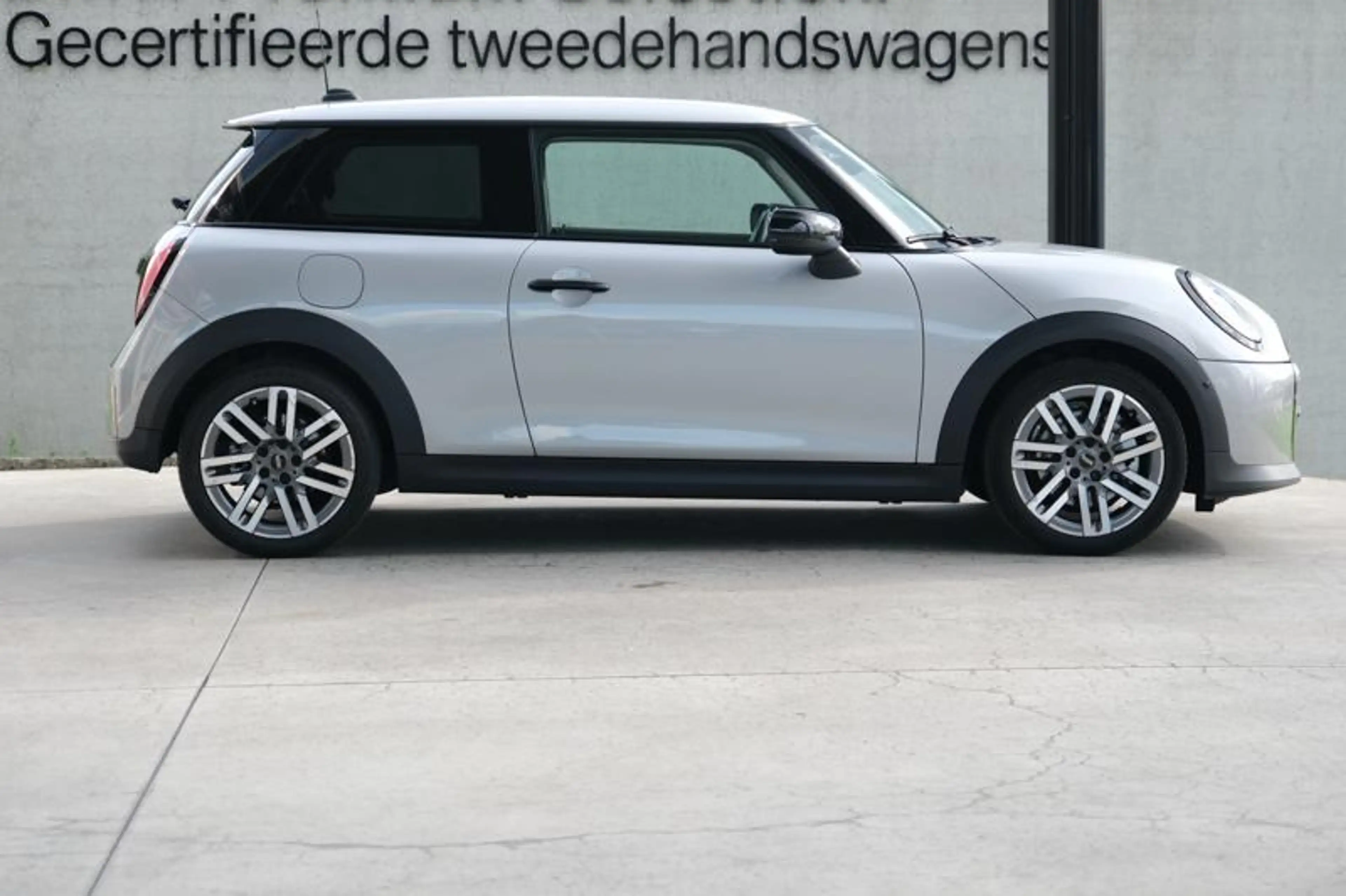 MINI Cooper C Cooper C Classic Trim | HUD | 17 inch | — photo 2