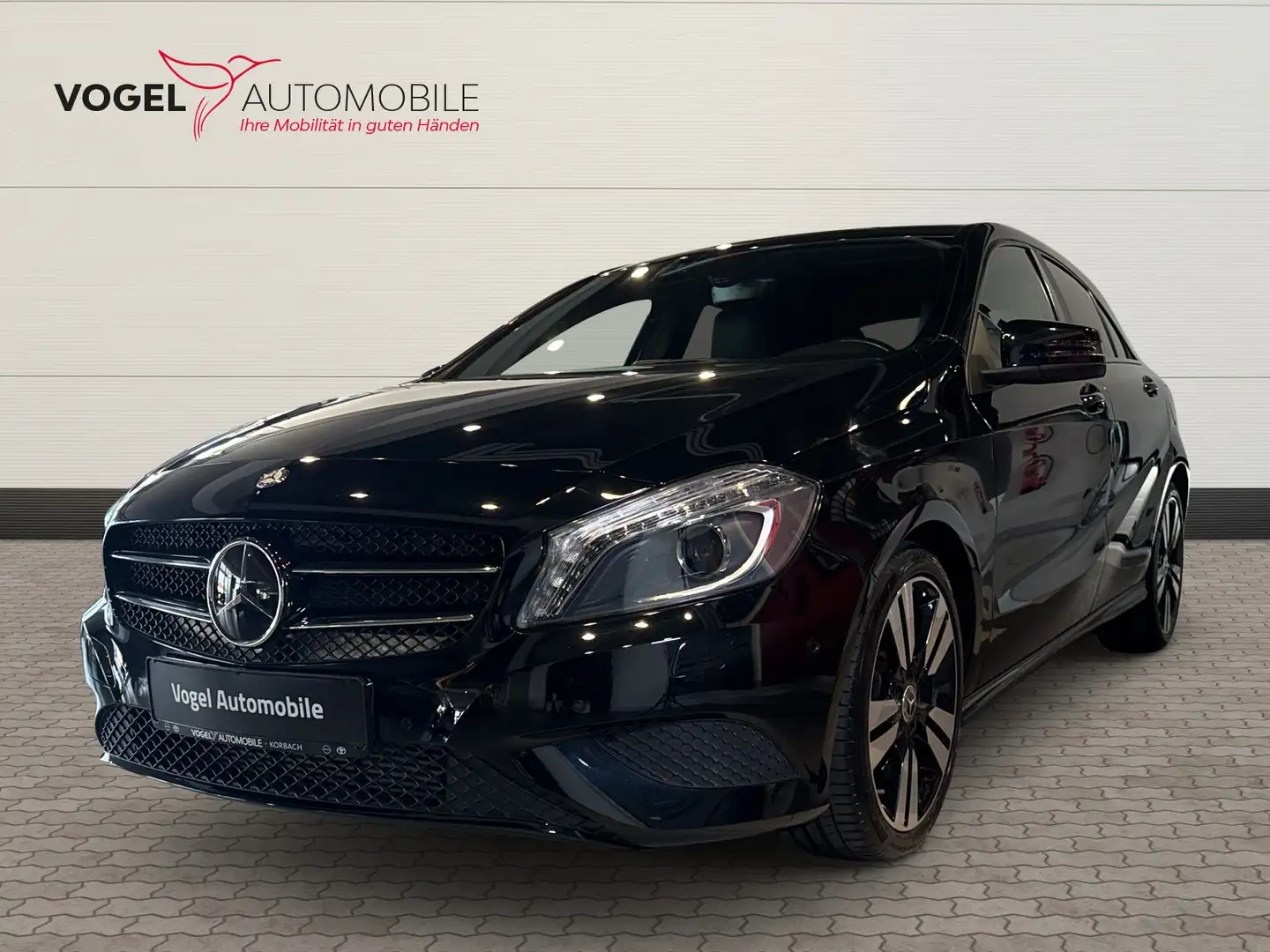 Mercedes-Benz A 180 BlueEfficiency Urban +Navi+Kam.+Leder+PDC Schwarz - 1