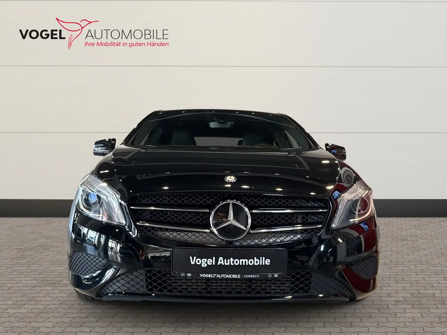 Mercedes-Benz A 180 BlueEfficiency Urban +Navi+Kam.+Leder+PDC Schwarz - 2