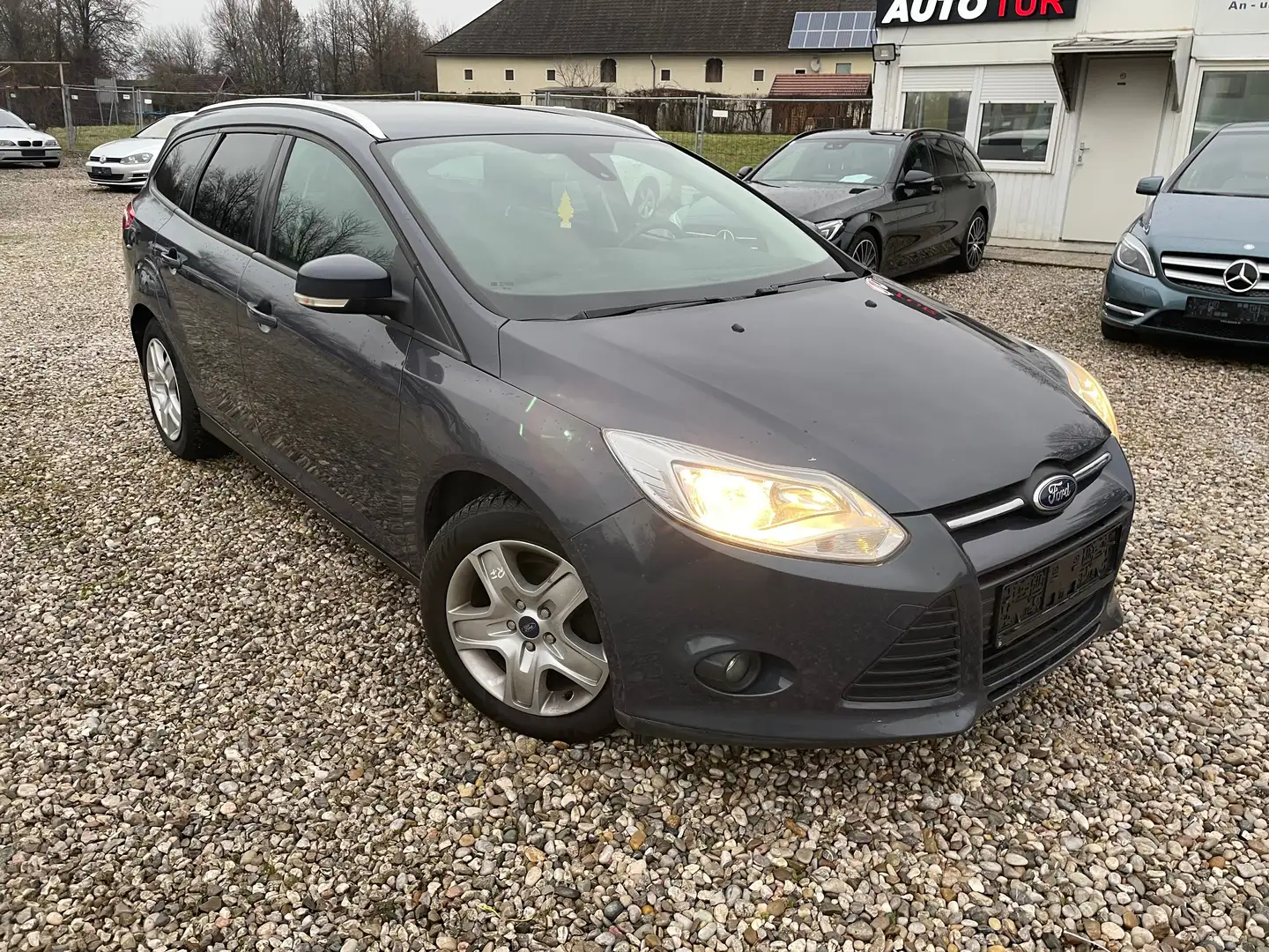 Ford Focus Traveller Easy 1,6 TDCi+ pickerl 8/2026+4monat Grijs - 1