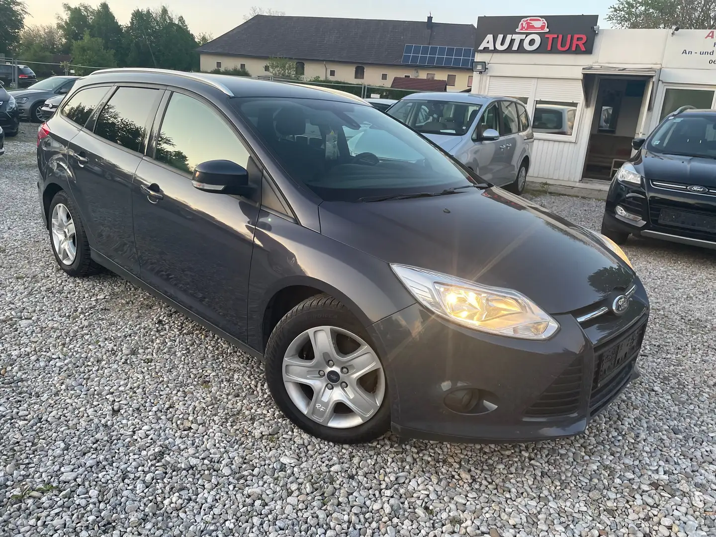 Ford Focus Traveller Easy 1,6 TDCi+ pickerl 8/2025+4monat Grau - 1