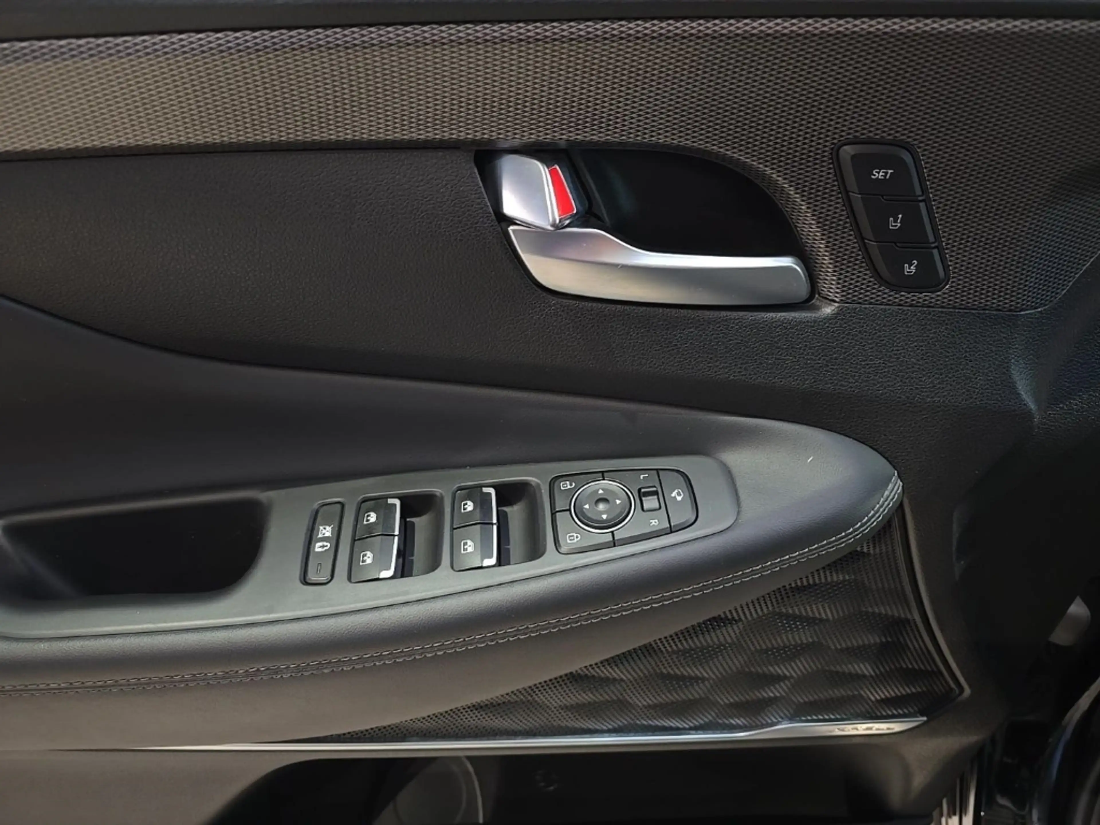 Hyundai SANTA FE 2.2 CRDi 4WD 8AT SEVEN Premium LEDER NAVI LED — photo 14