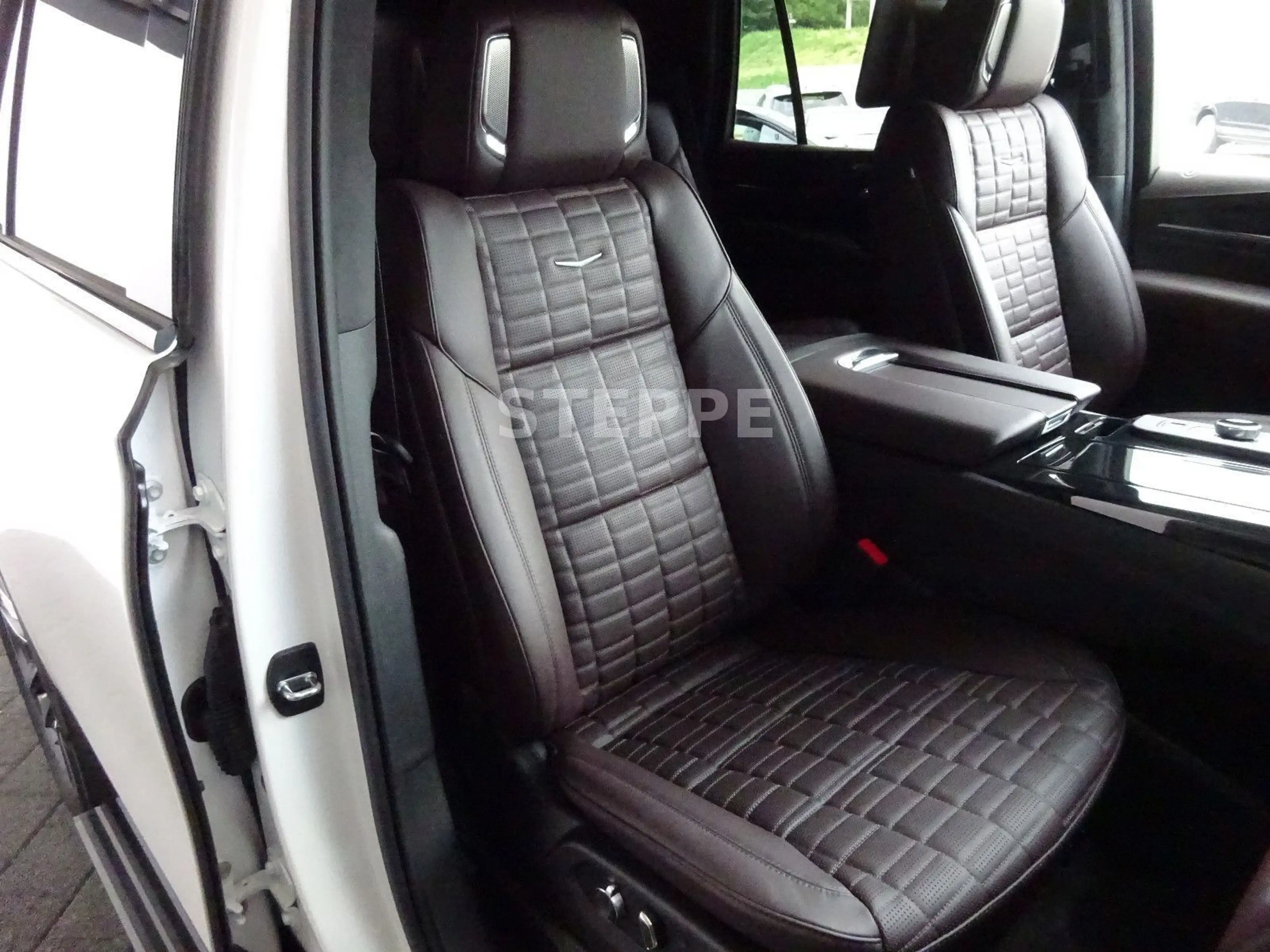 Cadillac Escalade 6.2 V8 Sport Platinum EU-Navi Luftfed. — photo 9