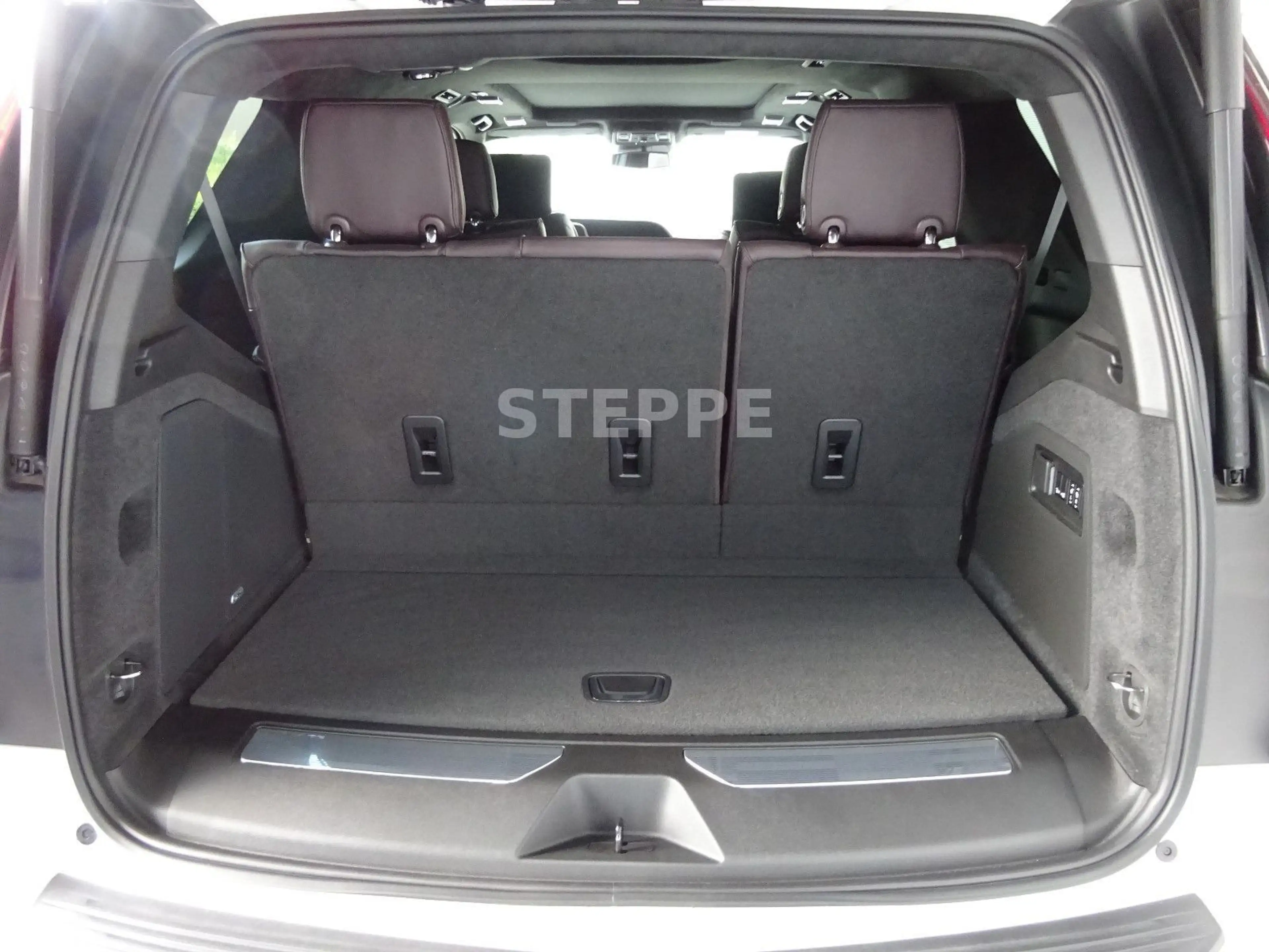 Cadillac Escalade 6.2 V8 Sport Platinum EU-Navi Luftfed. — photo 15