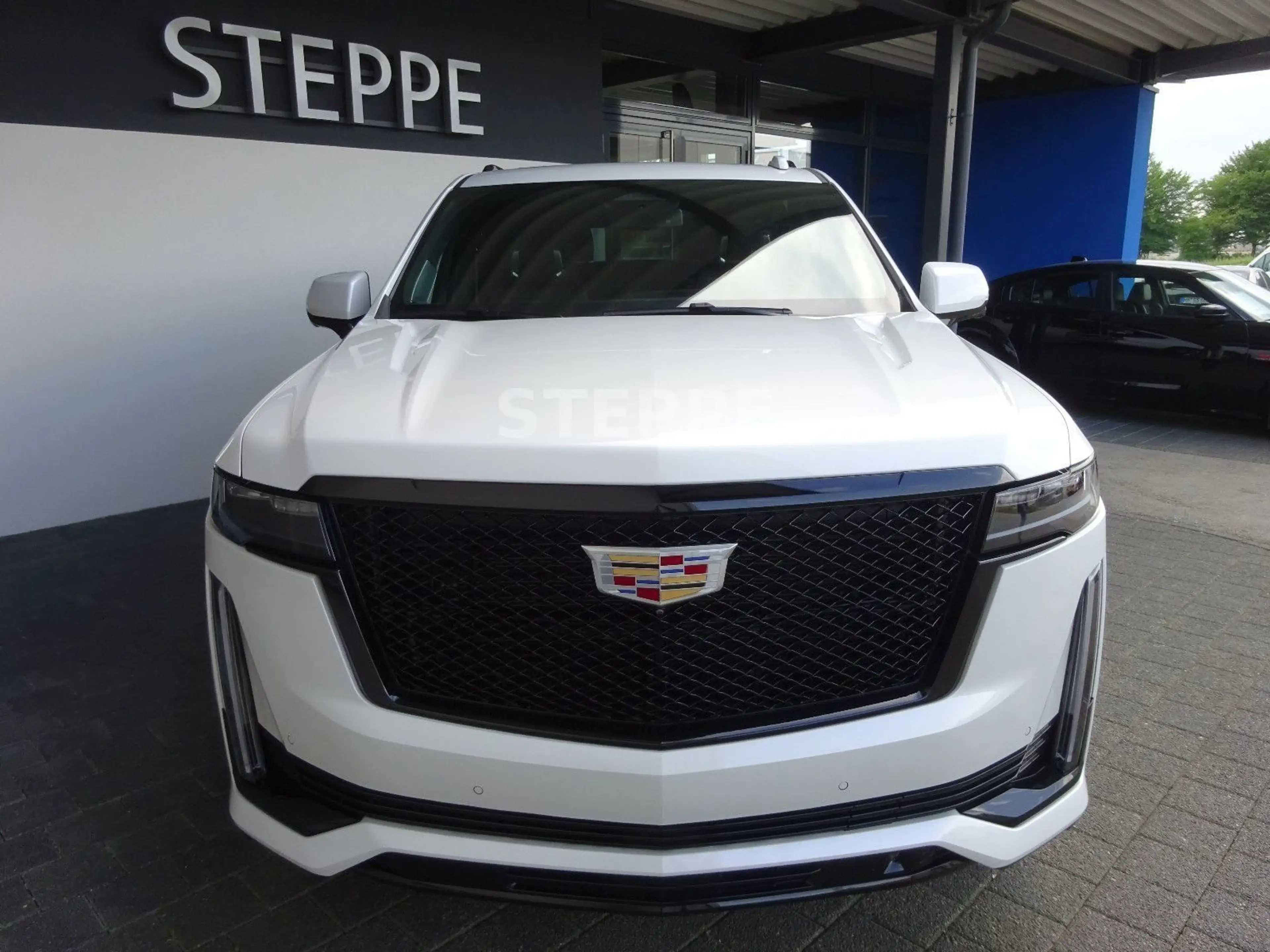 Cadillac Escalade 6.2 V8 Sport Platinum EU-Navi Luftfed. — photo 2