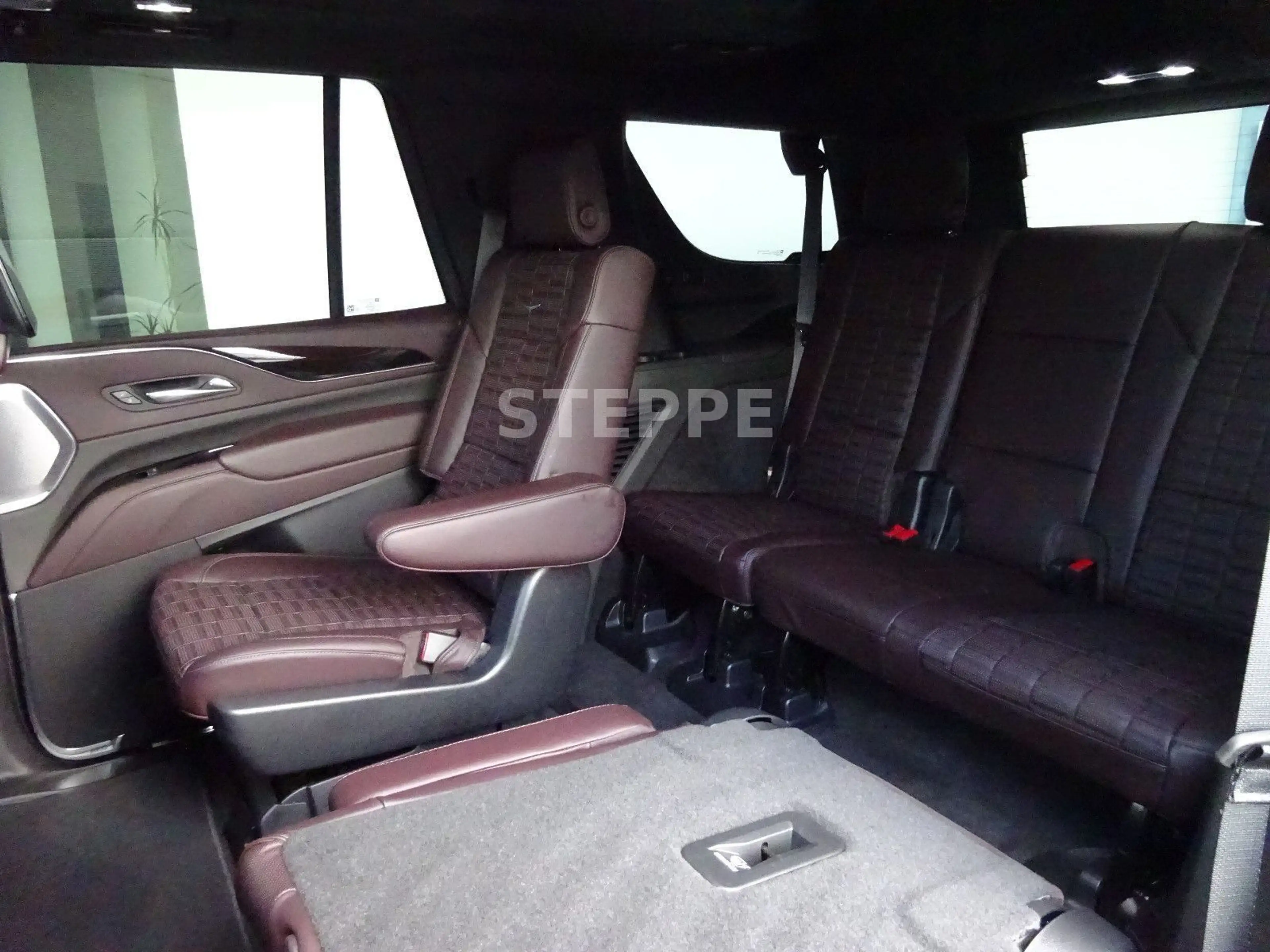 Cadillac Escalade 6.2 V8 Sport Platinum EU-Navi Luftfed. — photo 10