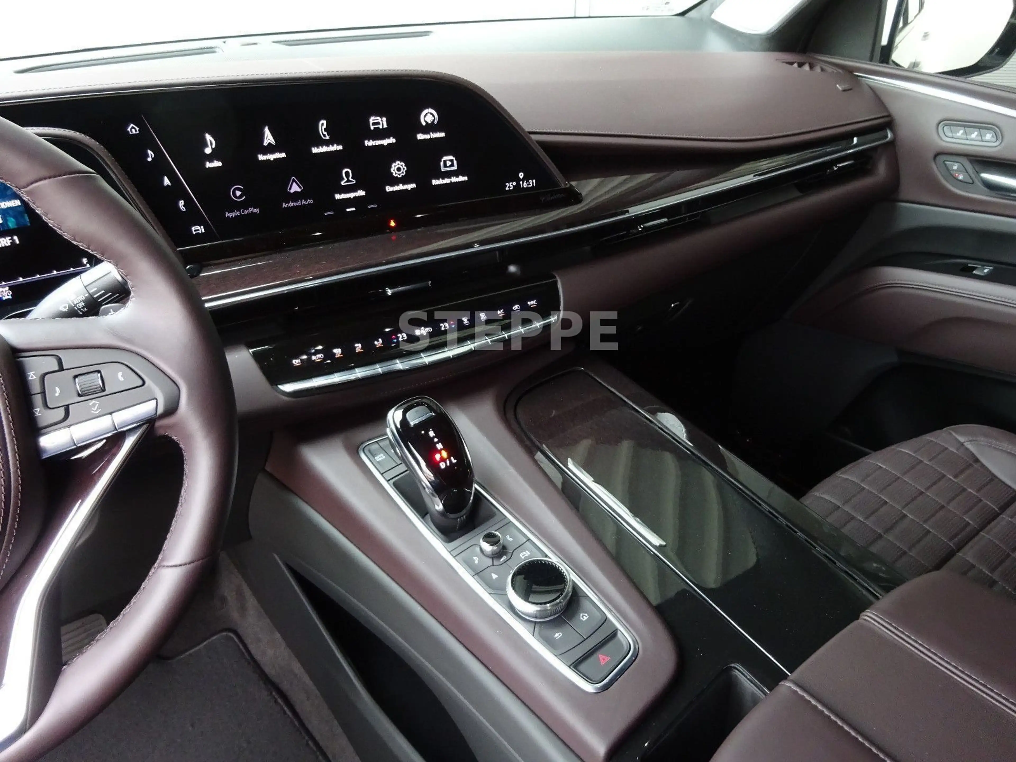 Cadillac Escalade 6.2 V8 Sport Platinum EU-Navi Luftfed. — photo 12