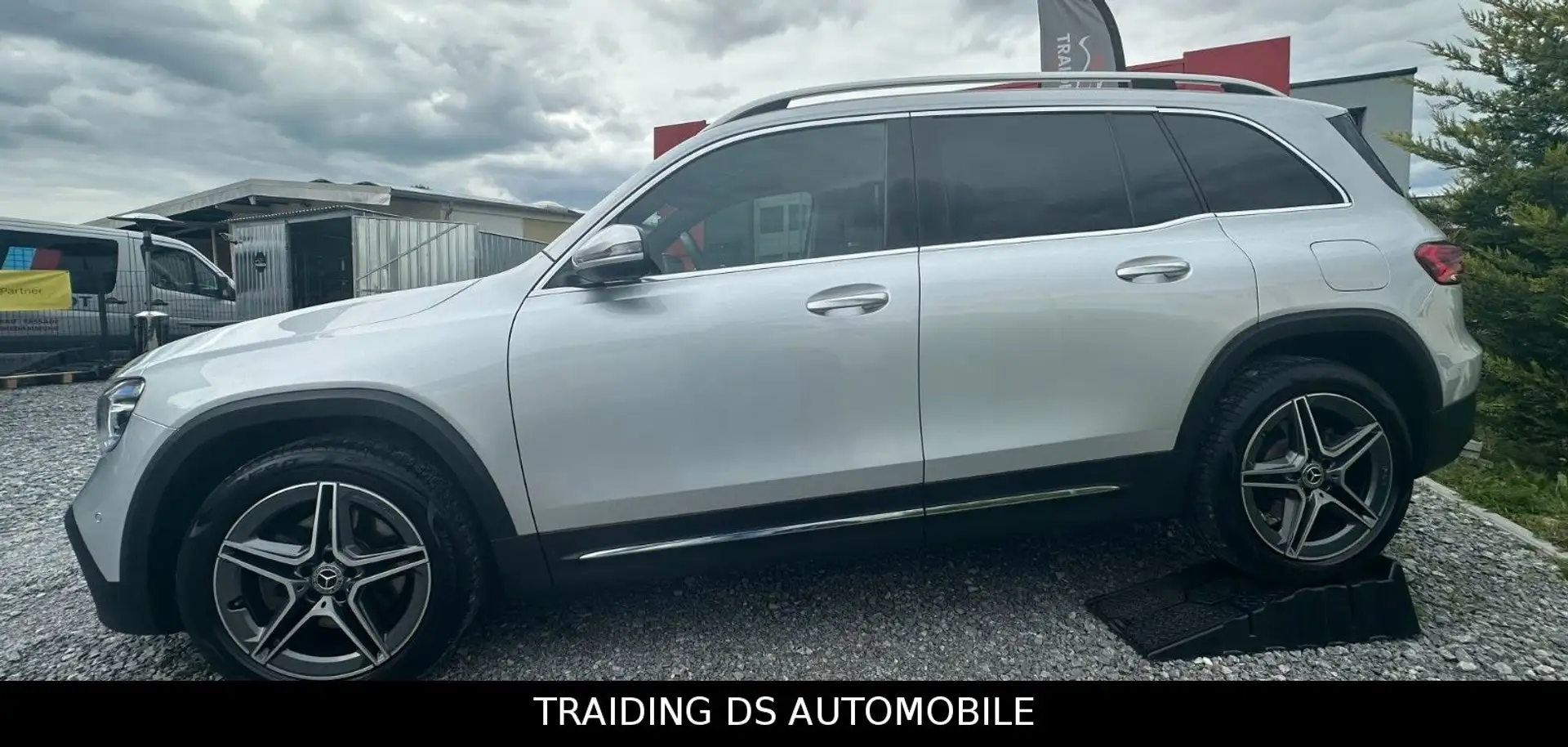 Mercedes-Benz GLB 220 **AMG-LINE**HEAD UP*ACC*19% MWST* Argintiu - 2