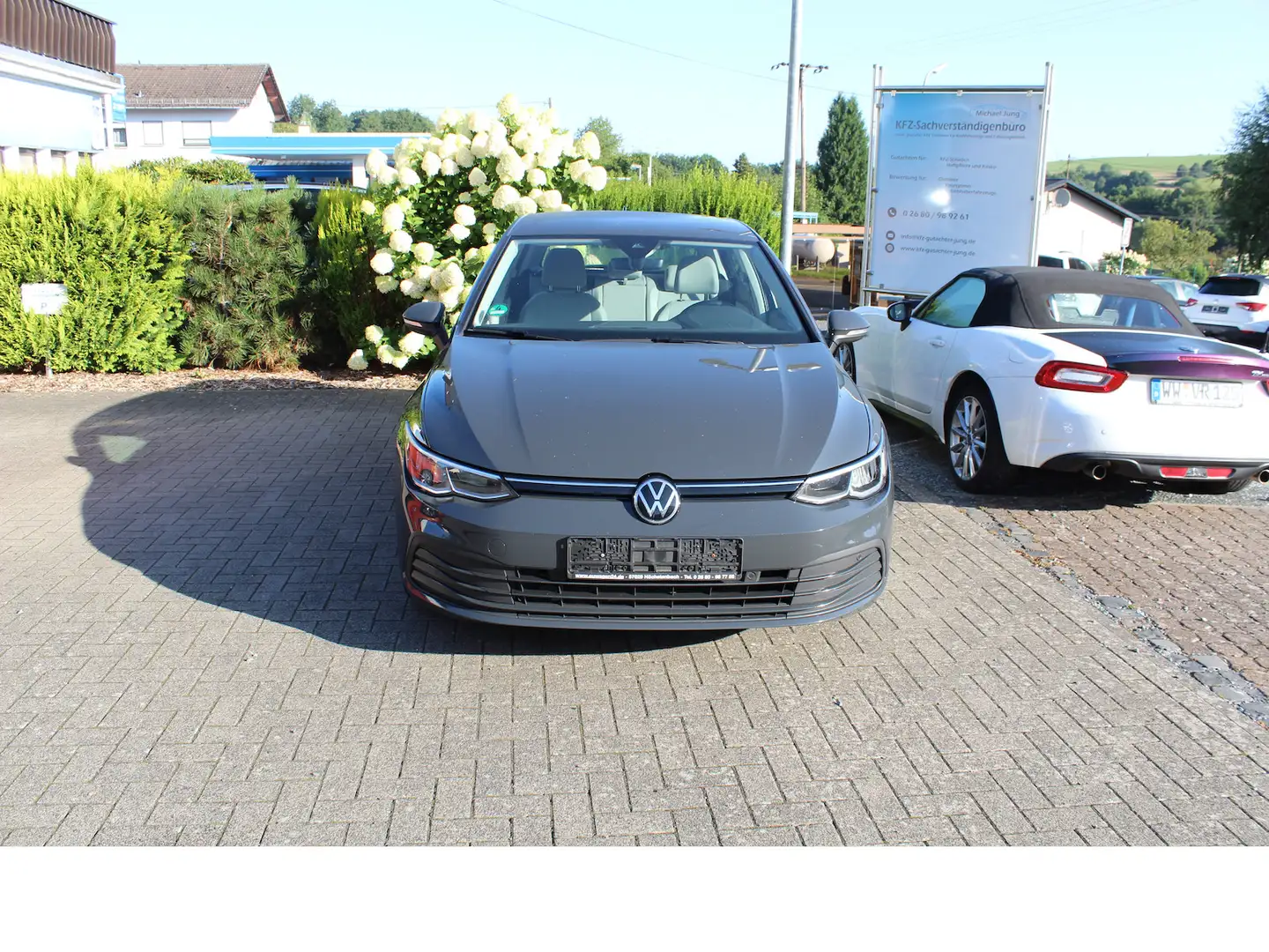 Volkswagen Golf 1,0 TSI Life LED/SHZ/LMF/PDC/LHZ Gris - 2