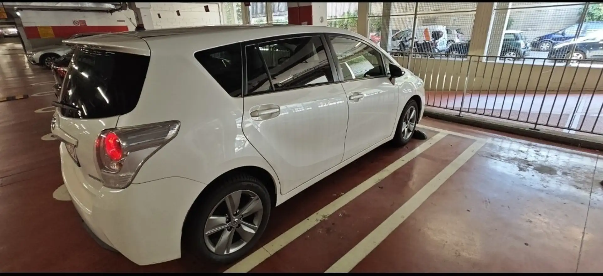 Toyota Verso 1.6 D-4D 7-Sitzer Start/Stop Executive - 1