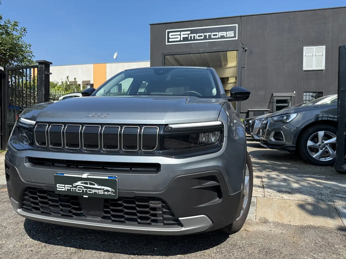 Jeep Avenger 1.2 Turbo 100 CV Summit Grigio - 1