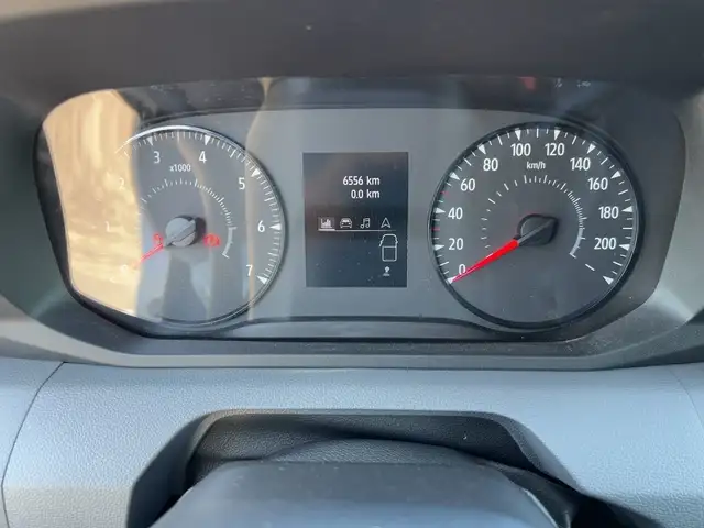 Renault Master view 13