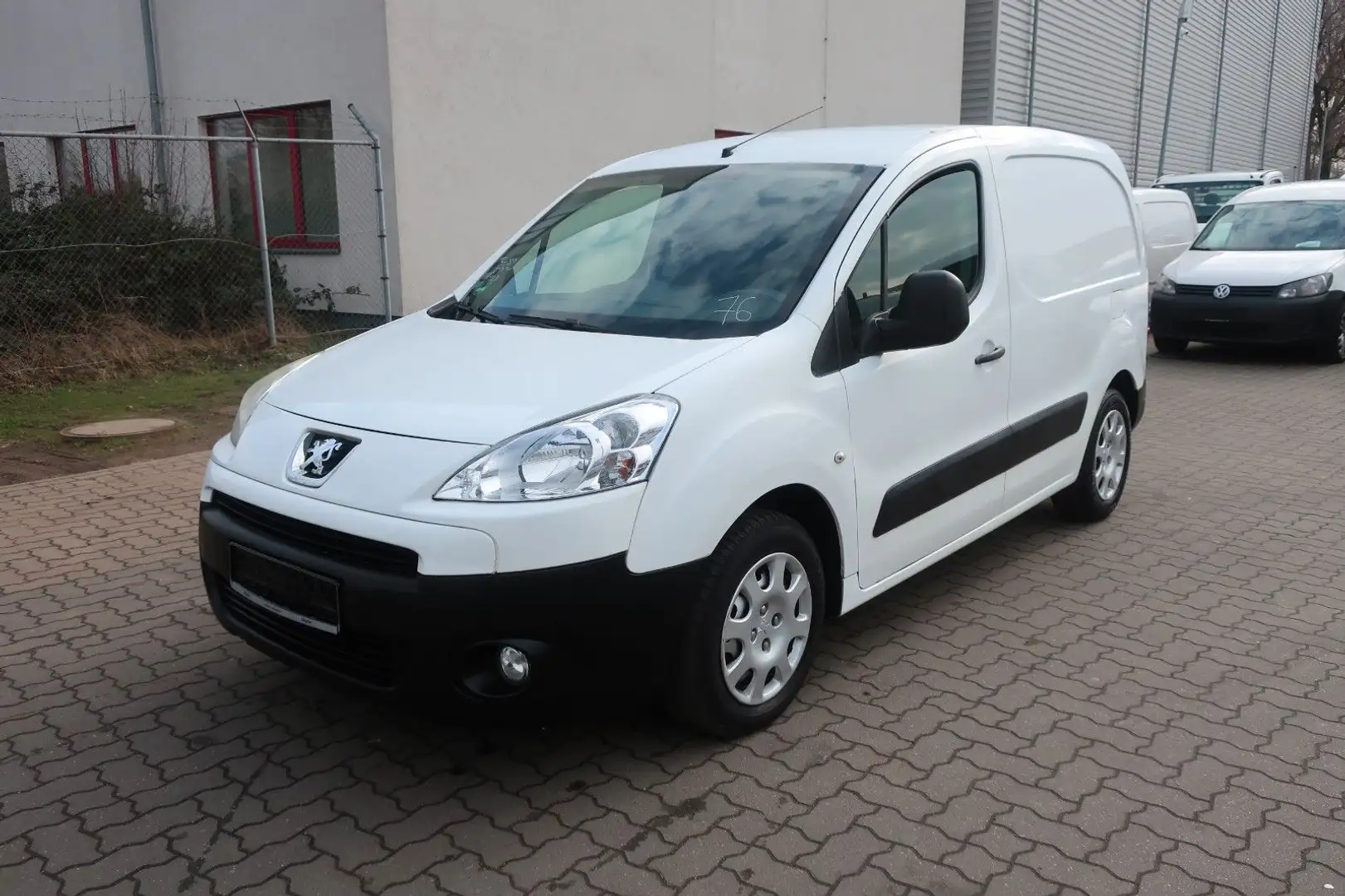 Peugeot Partner L1 Komfort / Klima /Werkstatteinrichtung Weiß - 1
