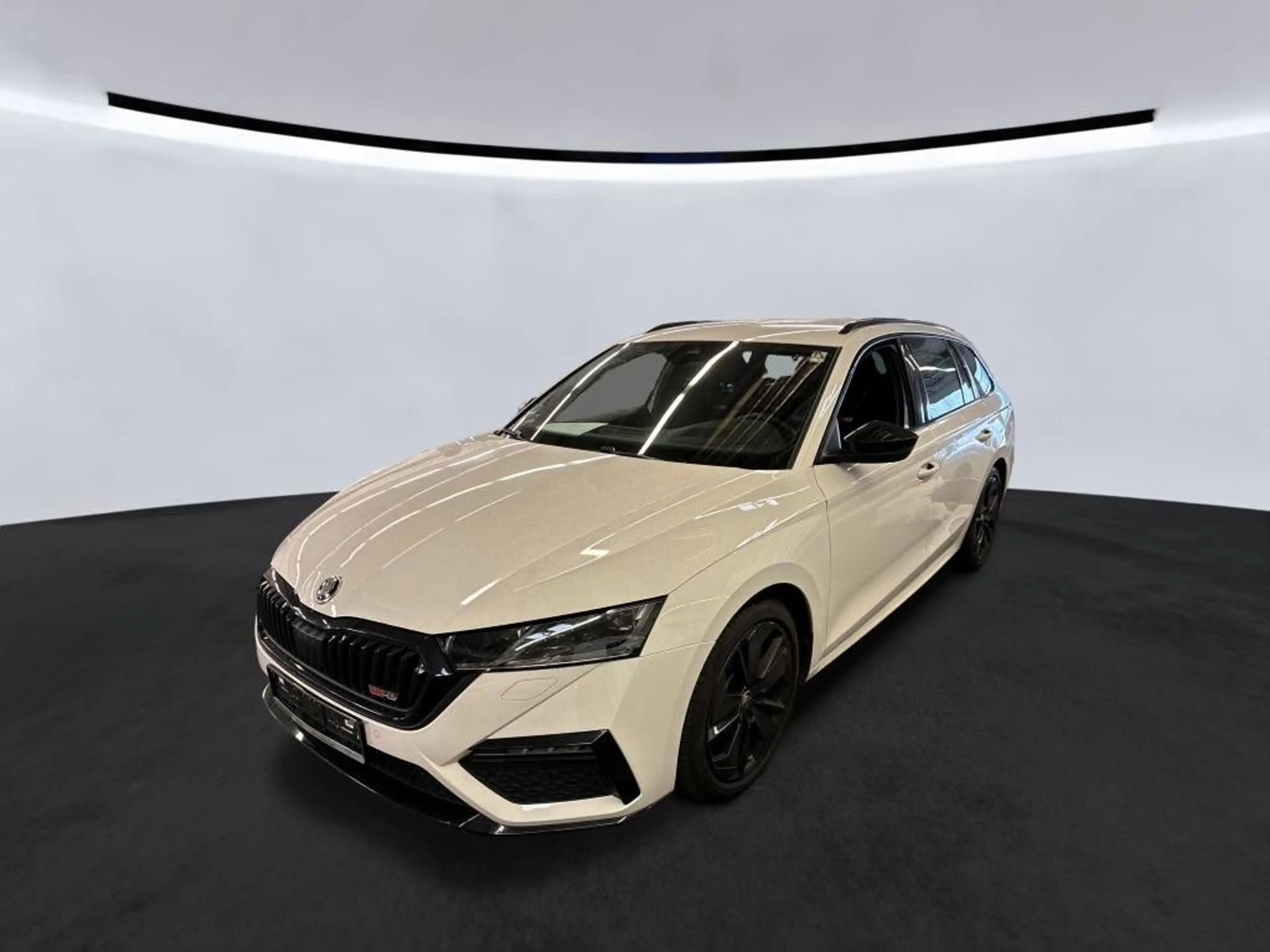 Skoda Octavia Combi RS DSG/AHK/HUD/ACC/SHZ/KESSY/NAVI — photo 2