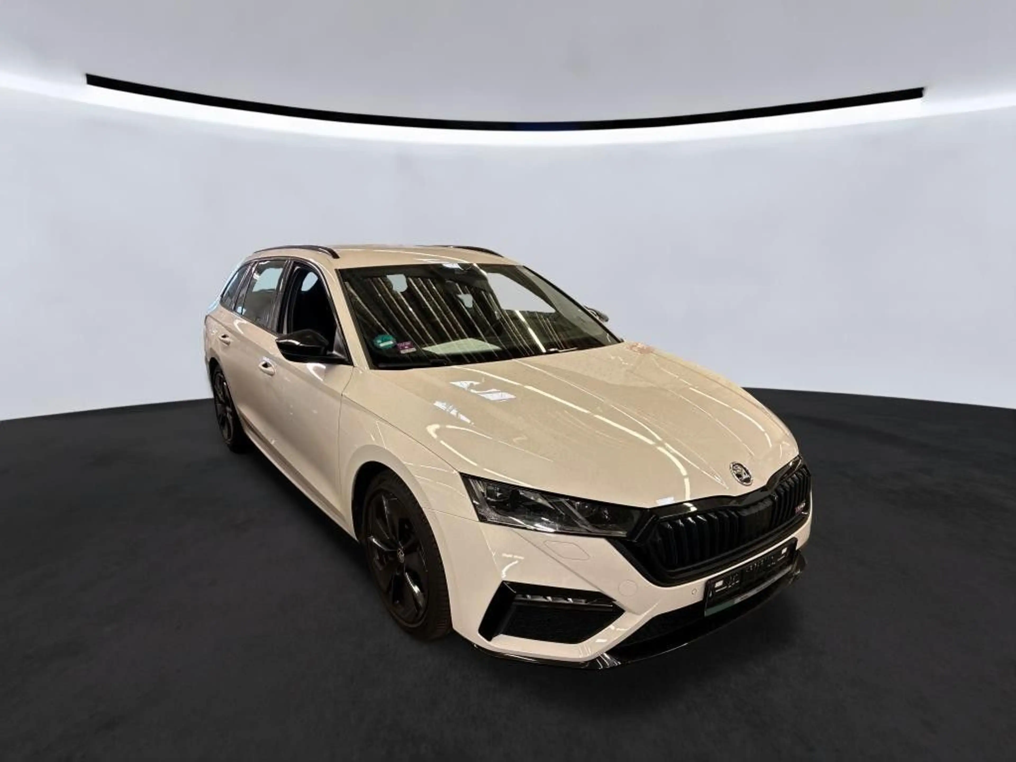 Skoda Octavia Combi RS DSG/AHK/HUD/ACC/SHZ/KESSY/NAVI — photo 3