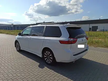 Annonce voiture d'occasion Toyota Sienna - CARADIZE