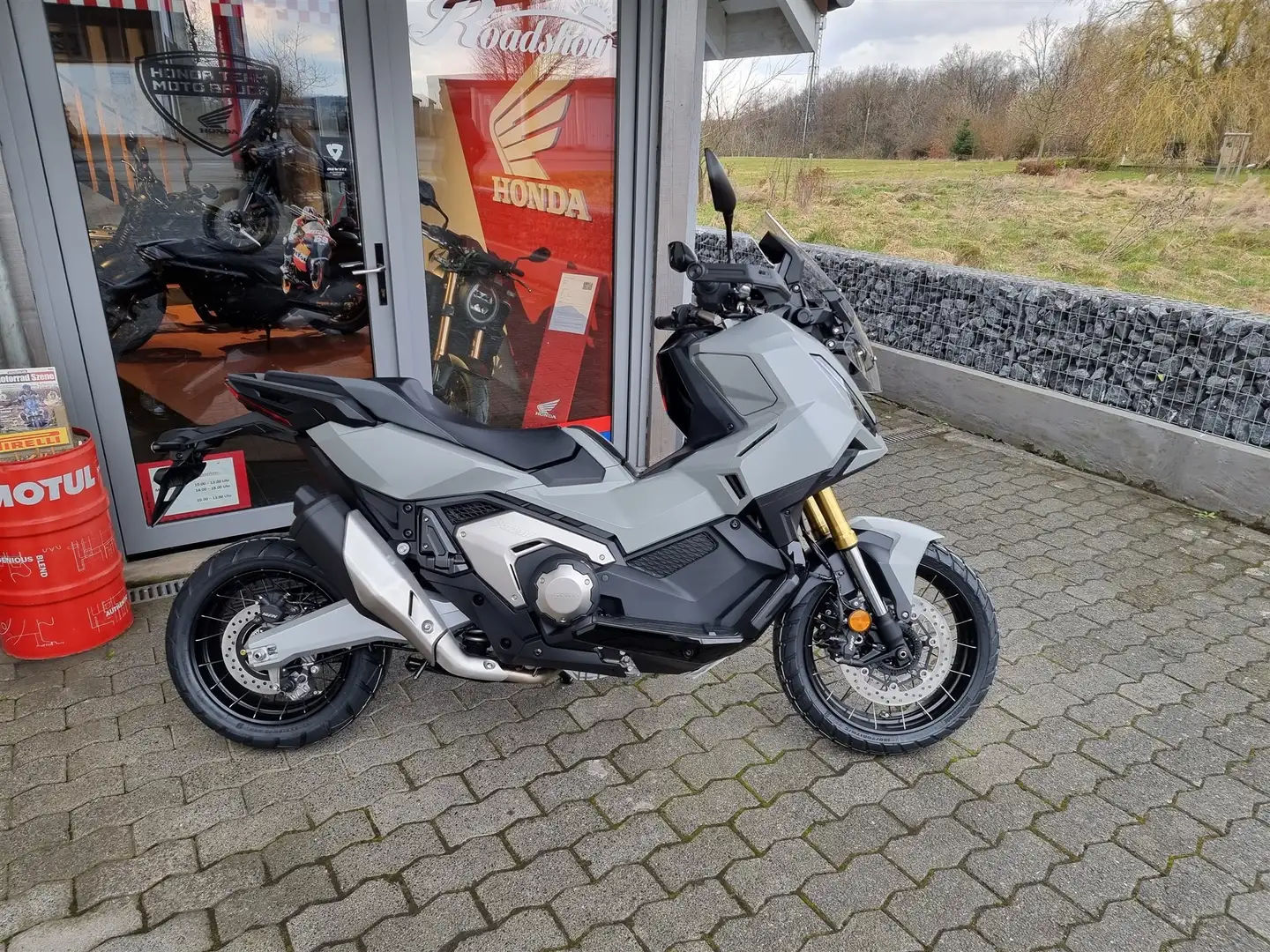 Honda X-ADV Neufahrzeug auf Lager Gris - 2