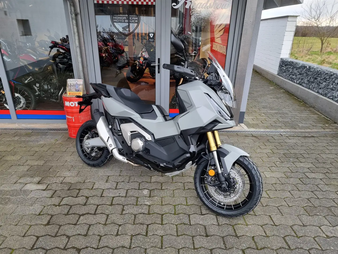 Honda X-ADV Neufahrzeug auf Lager Gris - 1
