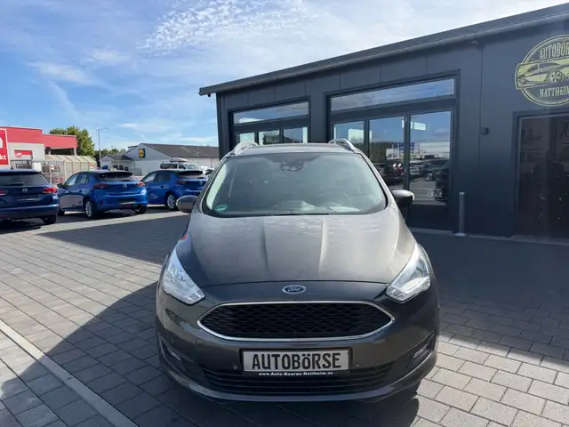Ford Grand C-Max view 2