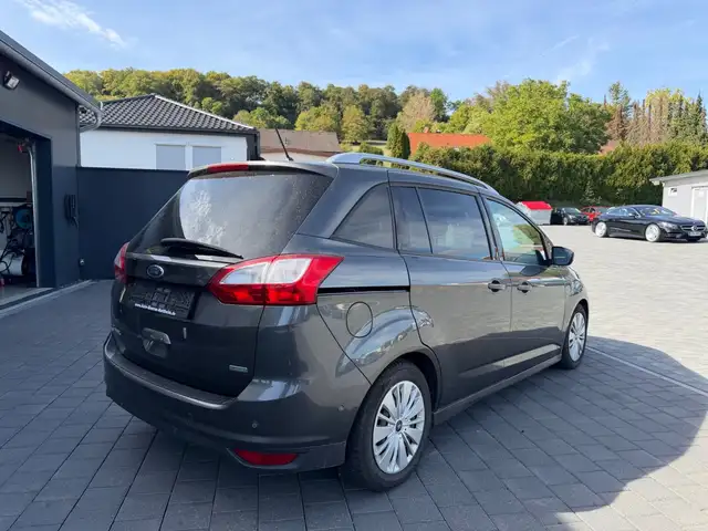 Ford Grand C-Max view 7