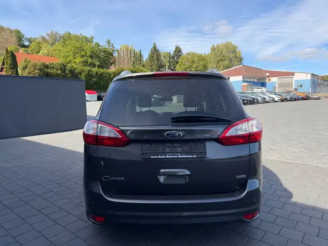 Ford Grand C-Max view 6