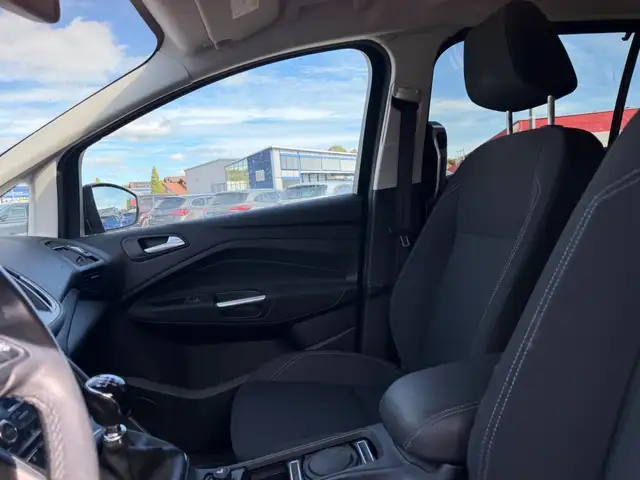 Ford Grand C-Max view 11