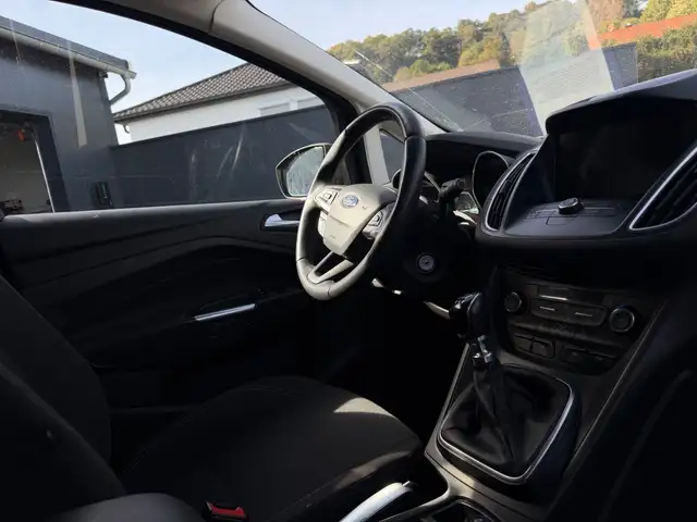 Ford Grand C-Max view 14