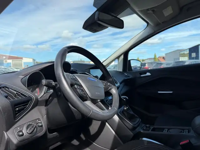 Ford Grand C-Max view 10