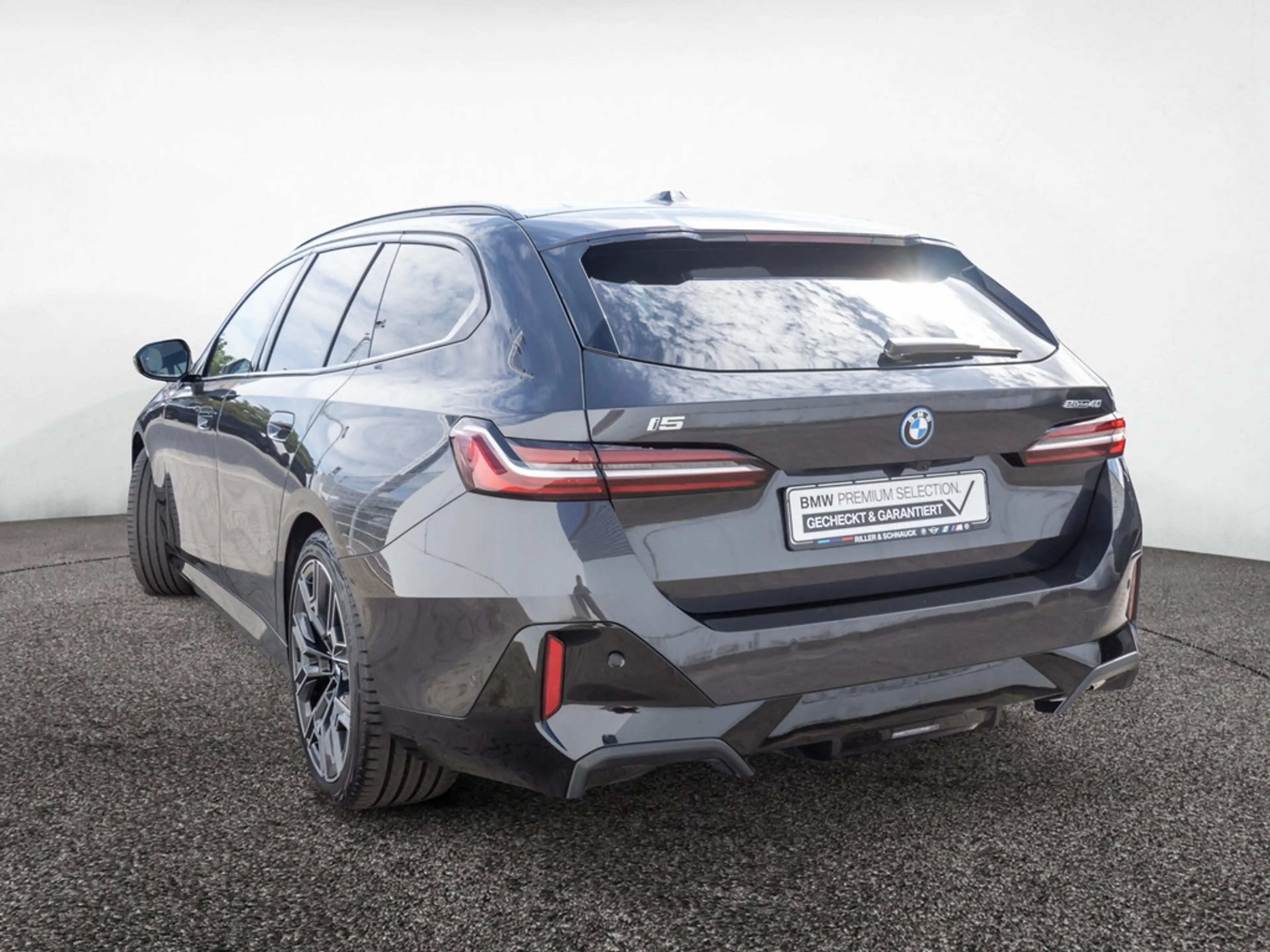 BMW i5 Touring 40 e M-Sport PANO+B&W+20 ZOLL+360° — photo 5