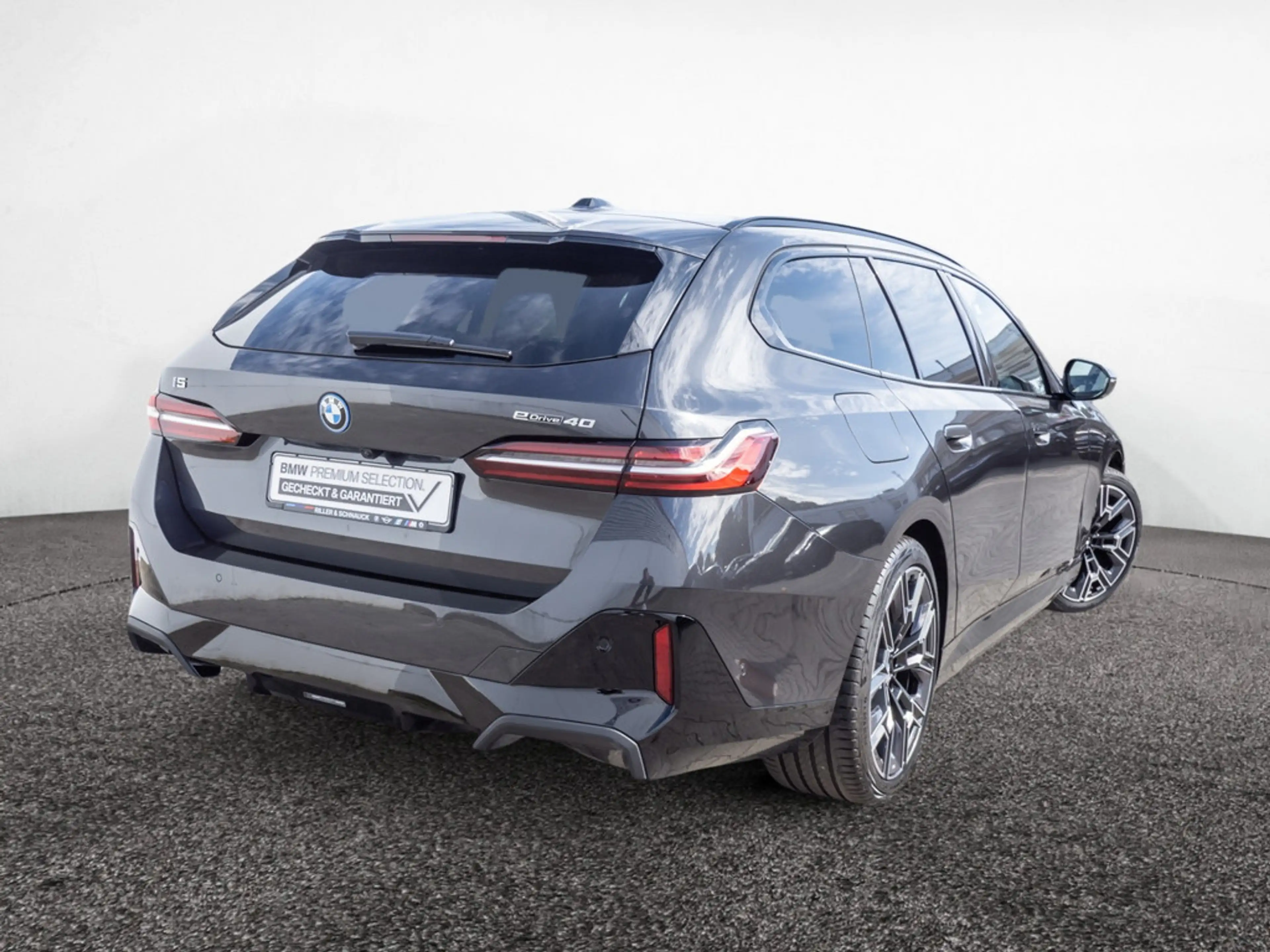 BMW i5 Touring 40 e M-Sport PANO+B&W+20 ZOLL+360° — photo 3
