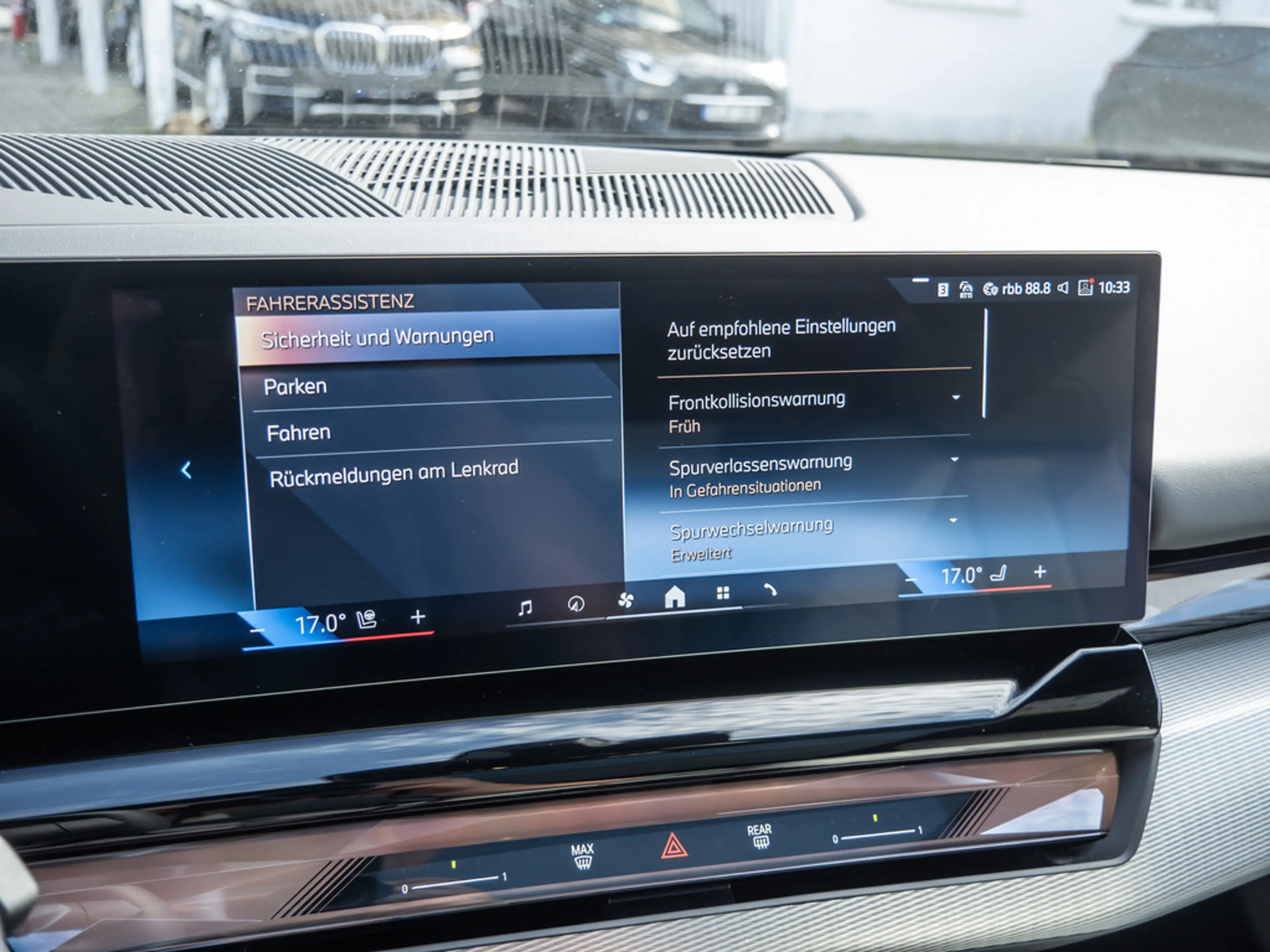 BMW i5 Touring 40 e M-Sport PANO+B&W+20 ZOLL+360° — photo 13