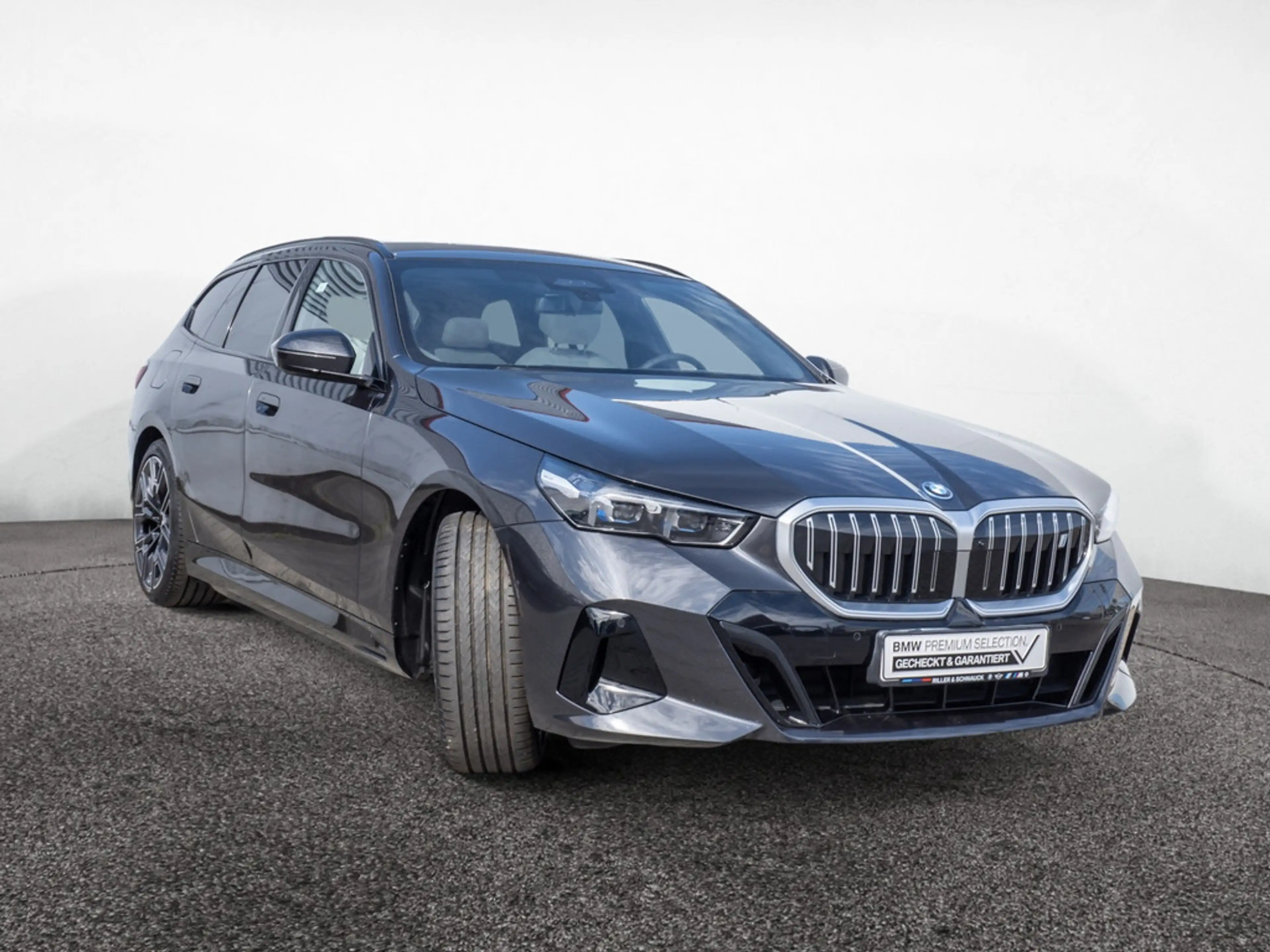 BMW i5 Touring 40 e M-Sport PANO+B&W+20 ZOLL+360° — photo 2