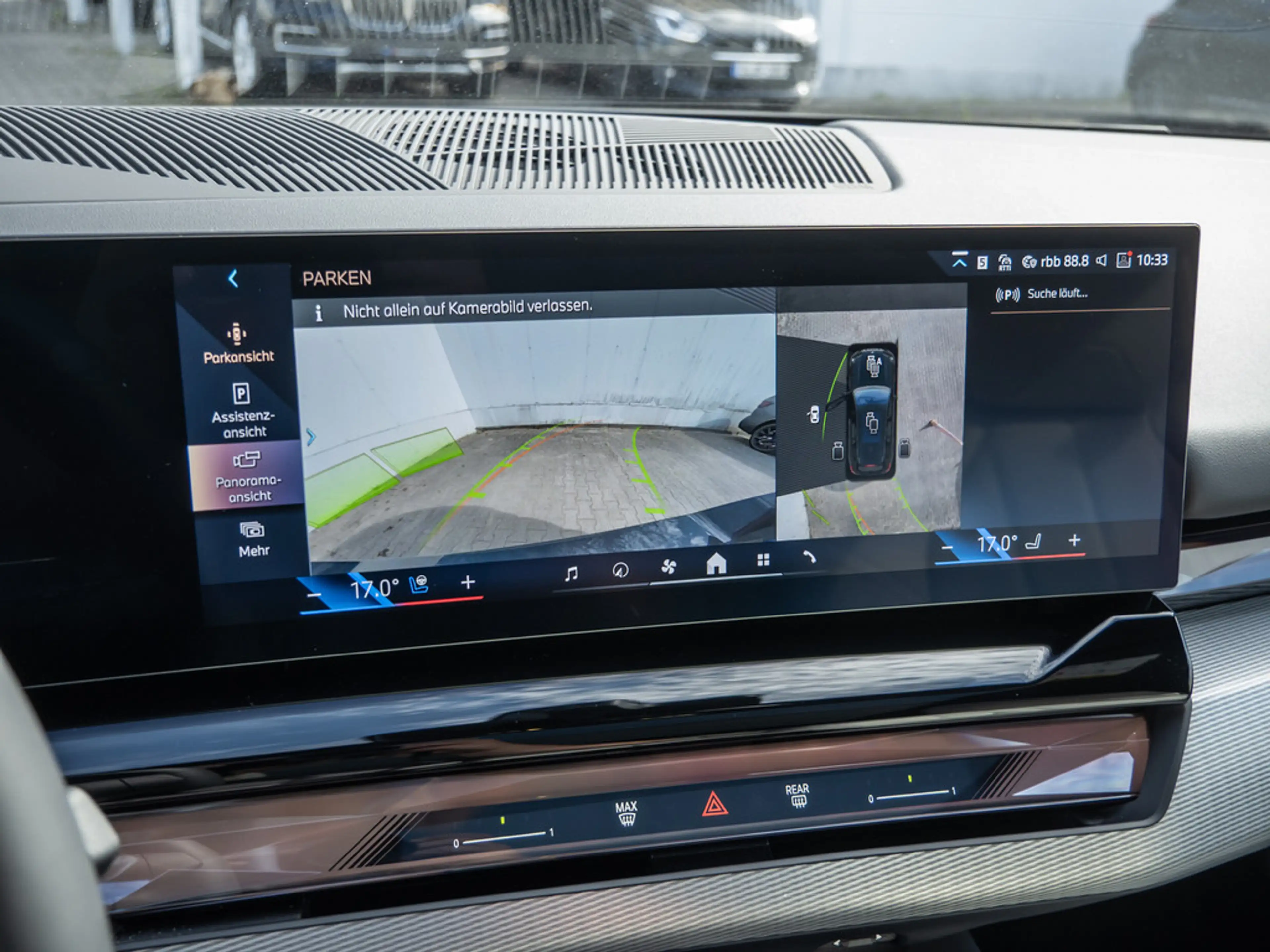 BMW i5 Touring 40 e M-Sport PANO+B&W+20 ZOLL+360° — photo 15
