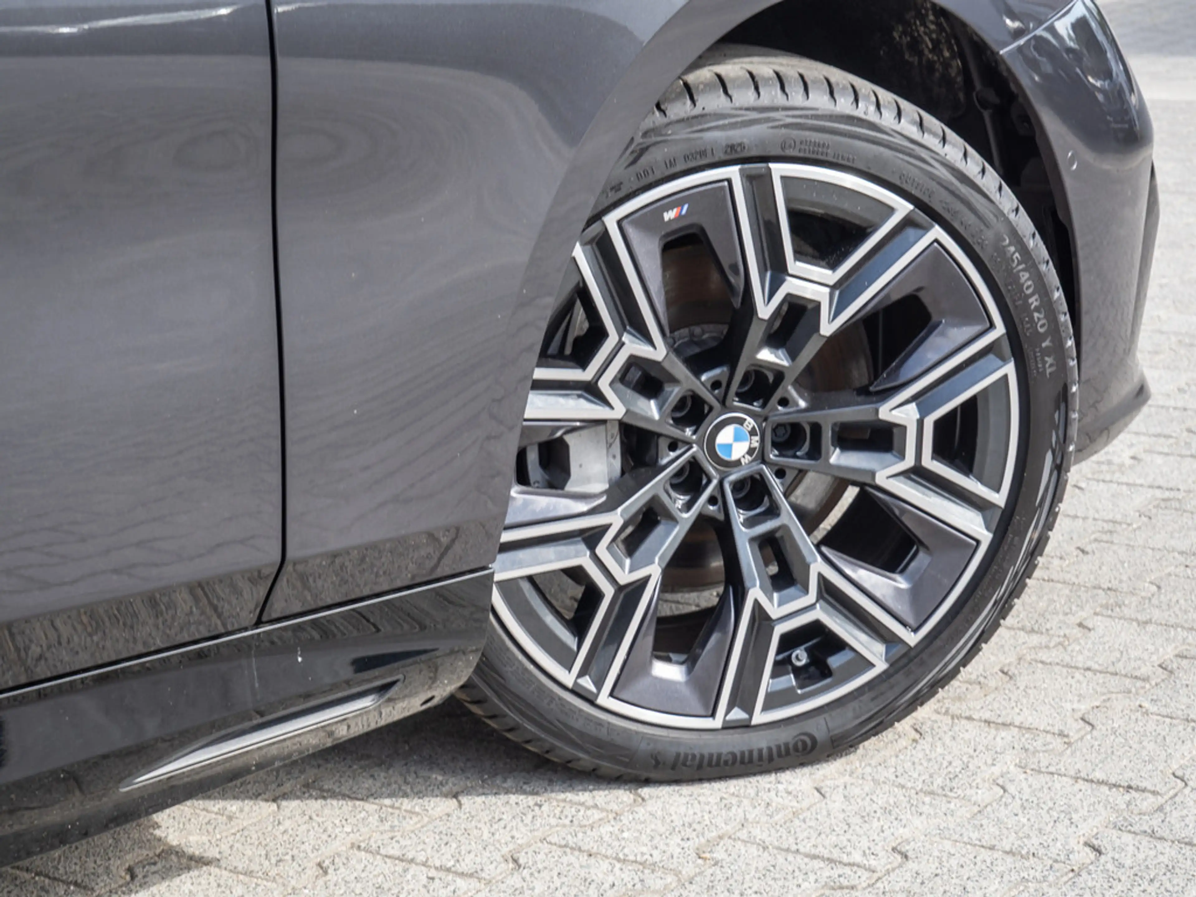 BMW i5 Touring 40 e M-Sport PANO+B&W+20 ZOLL+360° — photo 6