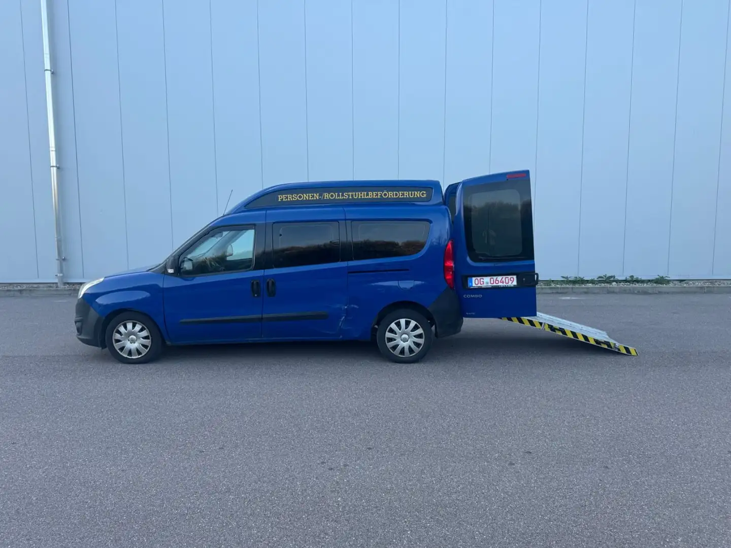 Opel Combo D Selection L2H2*BEHINDERTENUMBAU Blau - 1