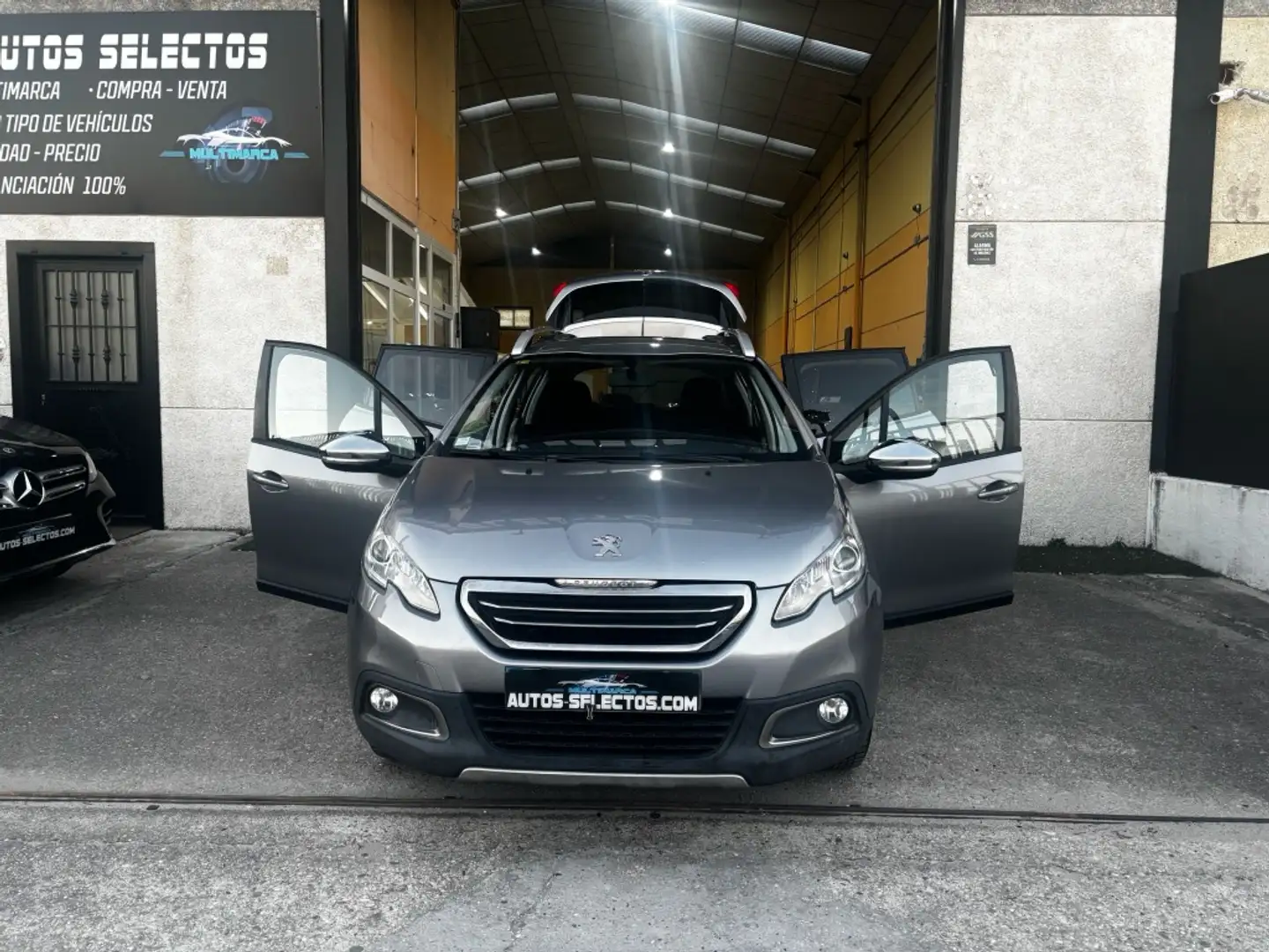 Peugeot 2008 1.6 BlueHDI Crossway 100 Gris - 1