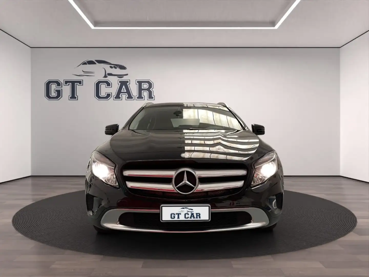 Mercedes-Benz GLA 200 d Automatic  *AUTOMATICA*PELLE E TESSUTO*PALETTE* Nero - 2