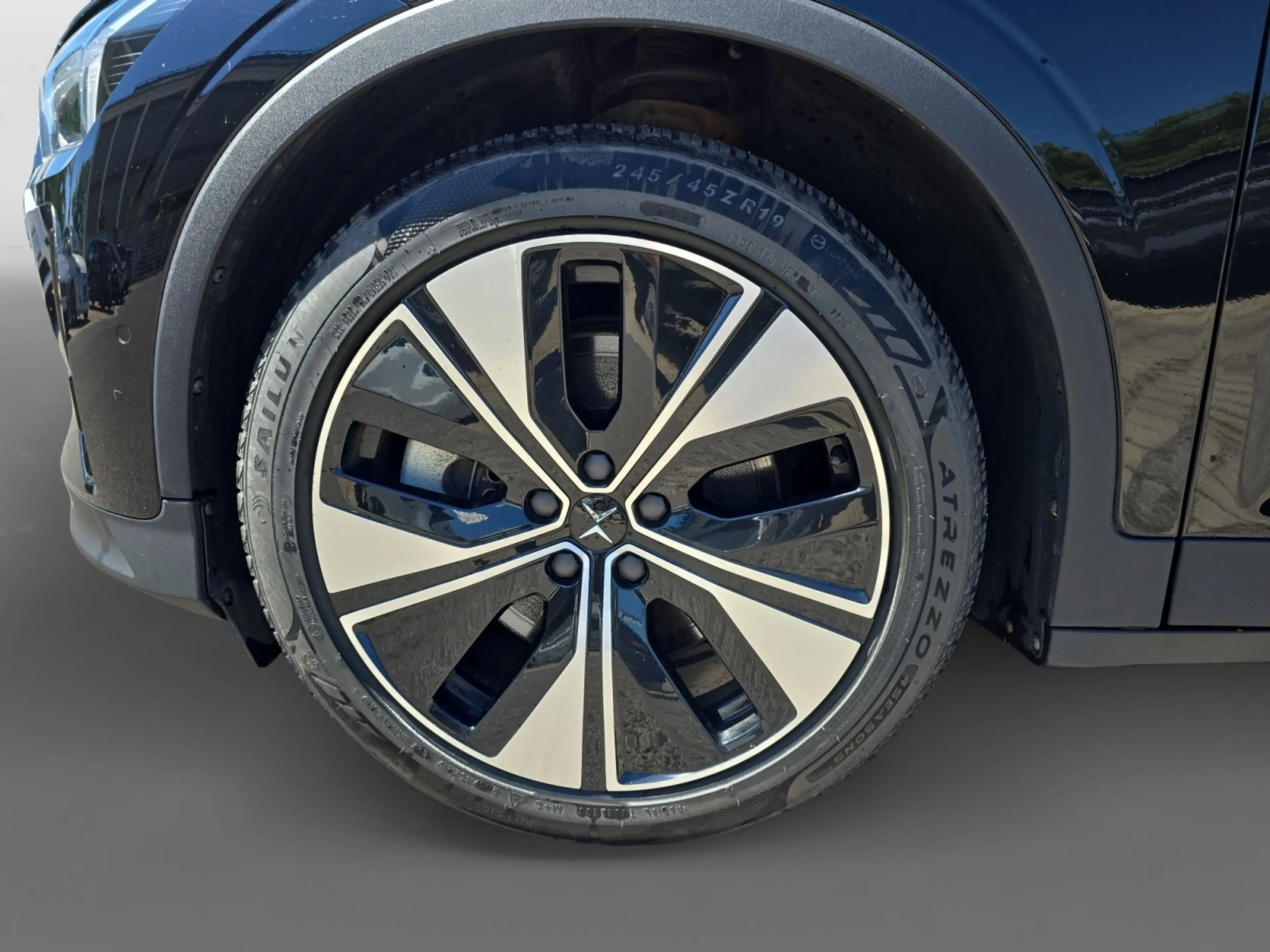 Polestar 2 Long Range Dual — photo 9