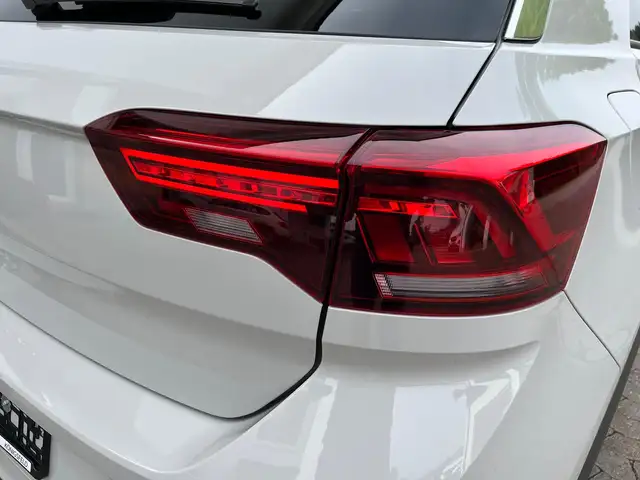 Volkswagen T-Roc view 6