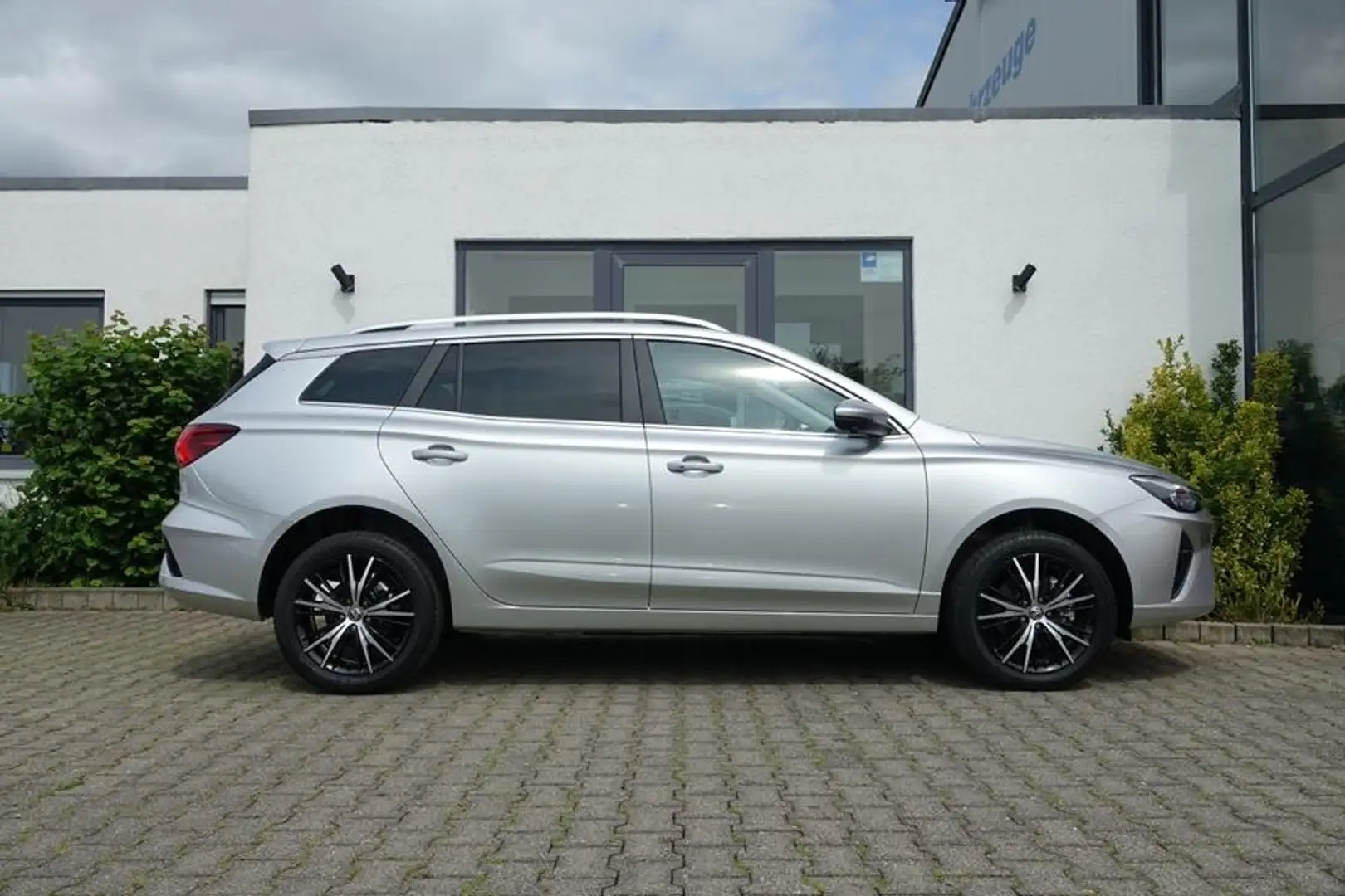 MG MG5 LUXURY 61,1kwh 7JGarantie Teilleder/17Zoll++ Silber - 2