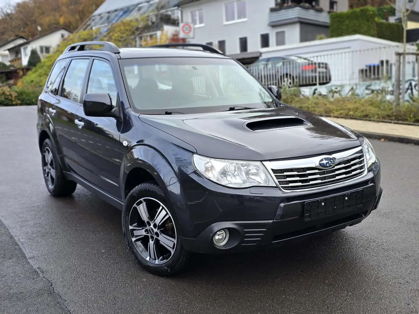 Subaru Forester Forester 2.0X, Tüv &Zahnr. Neu, AHK,Klima,Pano Noir - 1