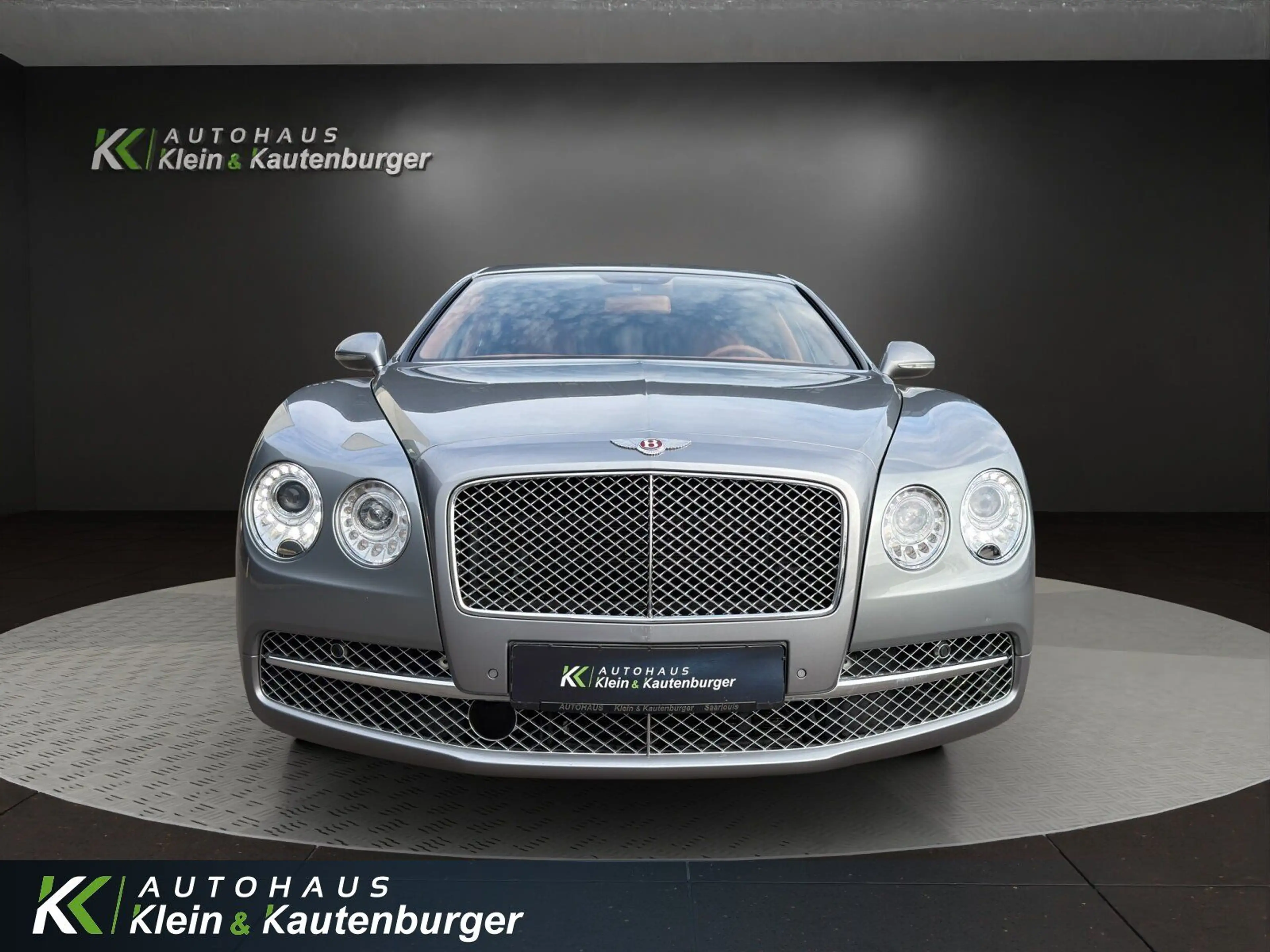 Bentley Flying Spur FLYING SPUR V8 MULLINER +VOLL+REAR-EN+SCHECKHEFT — photo 2