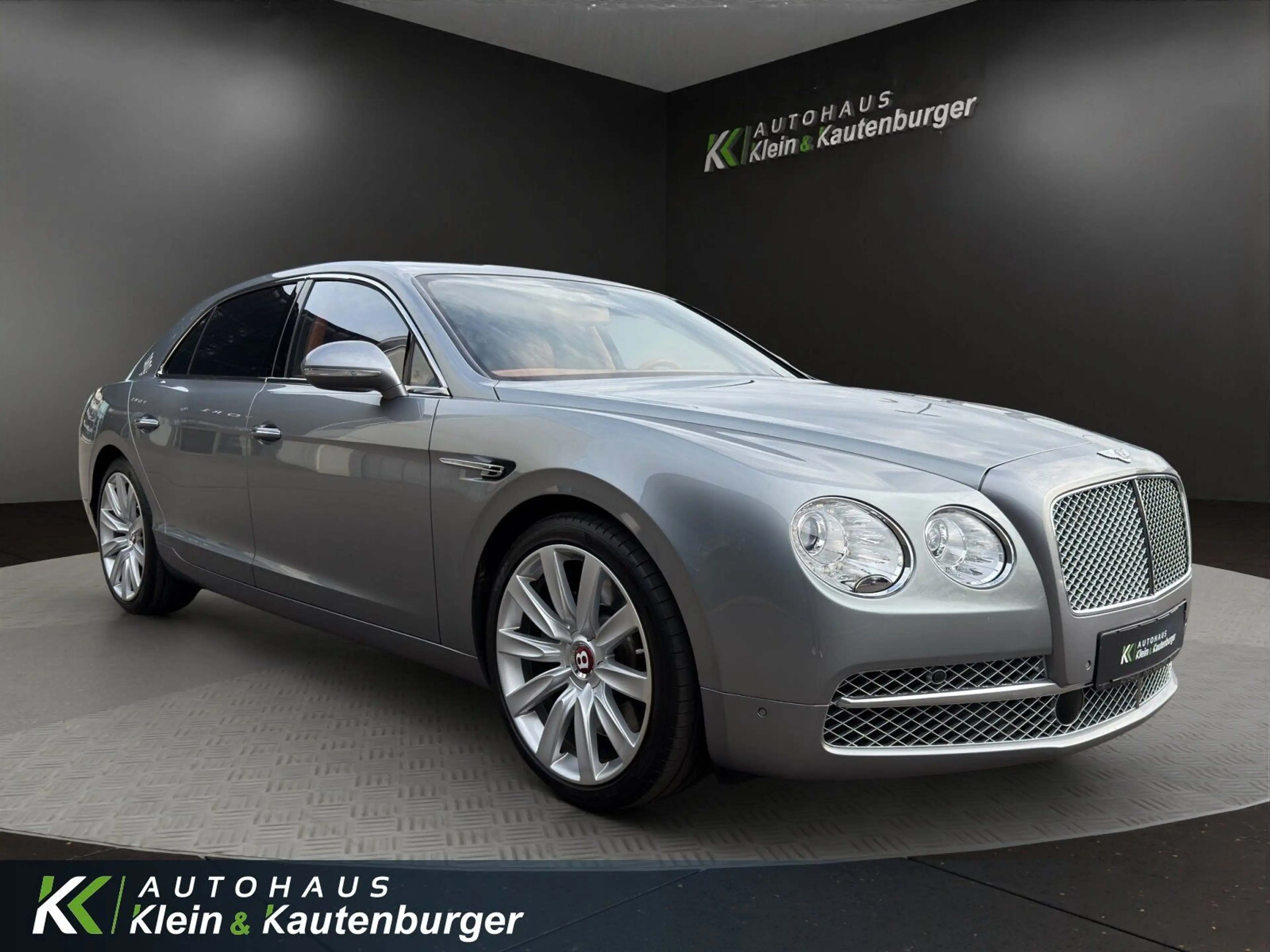 Bentley Flying Spur FLYING SPUR V8 MULLINER +VOLL+REAR-EN+SCHECKHEFT — photo 3