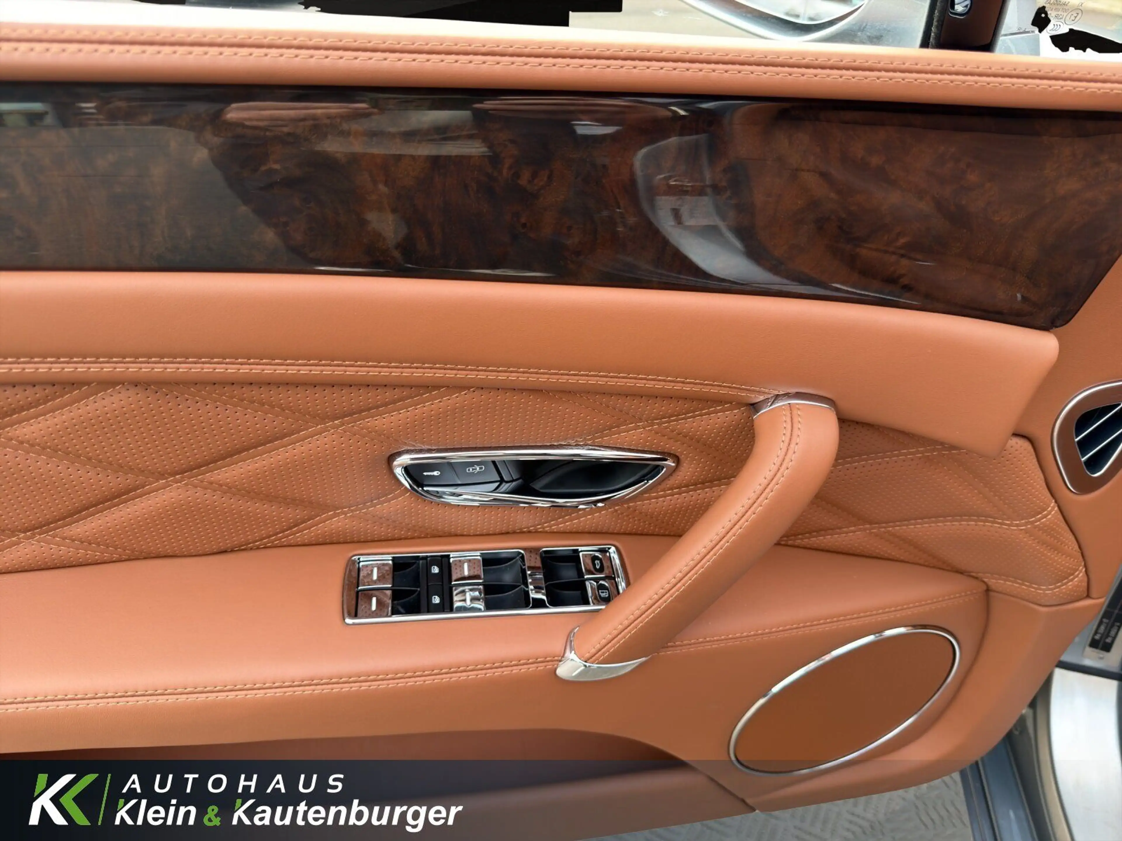 Bentley Flying Spur FLYING SPUR V8 MULLINER +VOLL+REAR-EN+SCHECKHEFT — photo 14