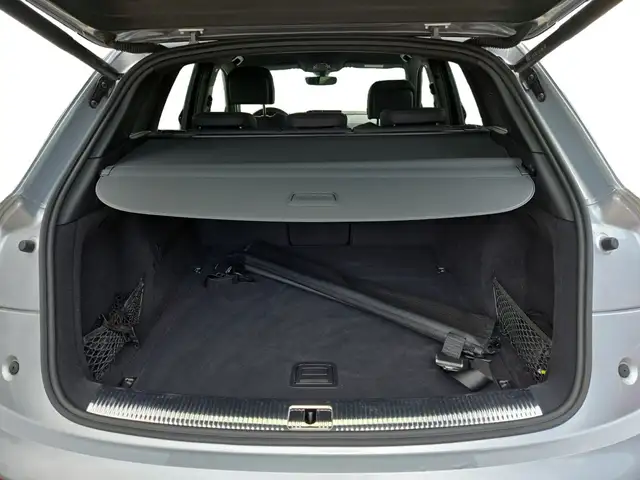 Audi Q5 view 14